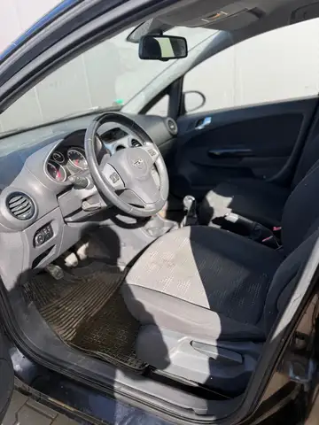 Opel Corsa view 4