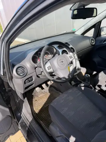 Opel Corsa view 3