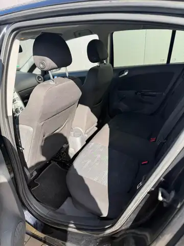 Opel Corsa view 8