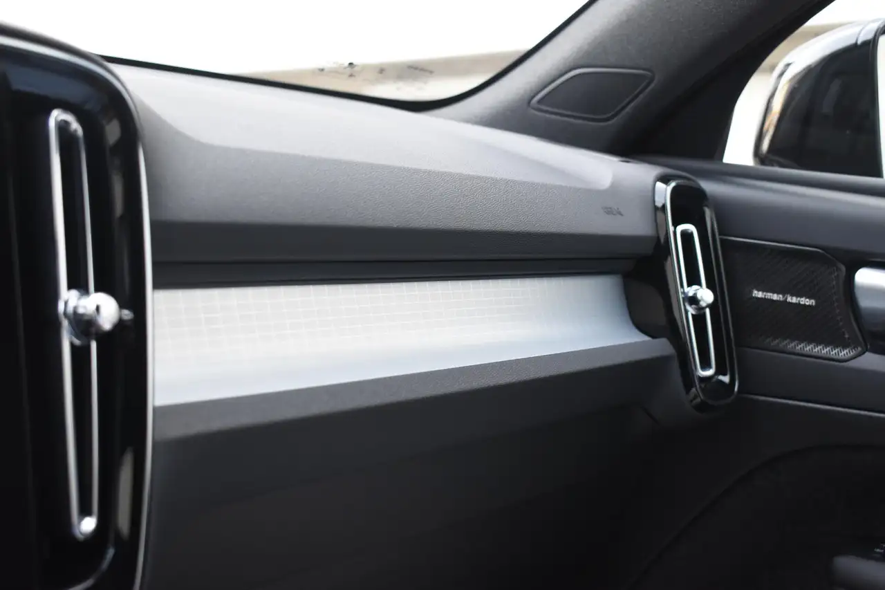 Volvo XC40 B3 177PK Automaat Plus Black Edition / Cruise cont, миниатюра 14