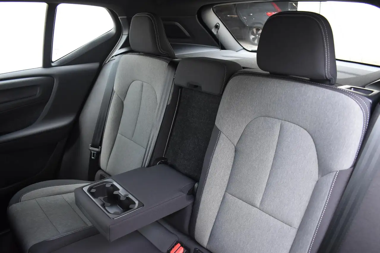 Volvo XC40 B3 177PK Automaat Plus Black Edition / Cruise cont, миниатюра 13