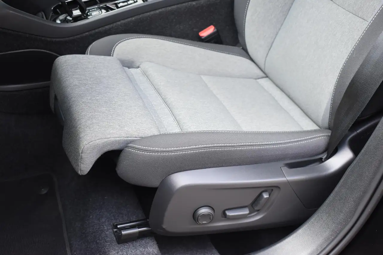 Volvo XC40 B3 177PK Automaat Plus Black Edition / Cruise cont, миниатюра 22