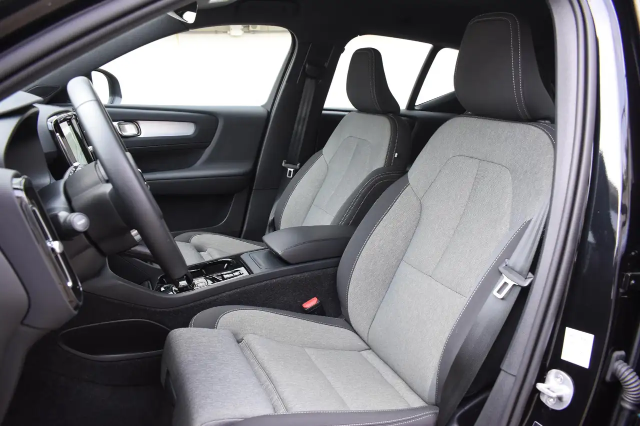 Volvo XC40 B3 177PK Automaat Plus Black Edition / Cruise cont, миниатюра 18