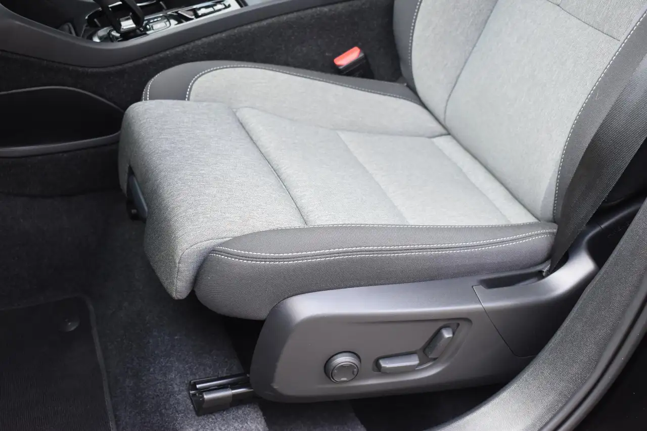 Volvo XC40 B3 177PK Automaat Plus Black Edition / Cruise cont, миниатюра 23
