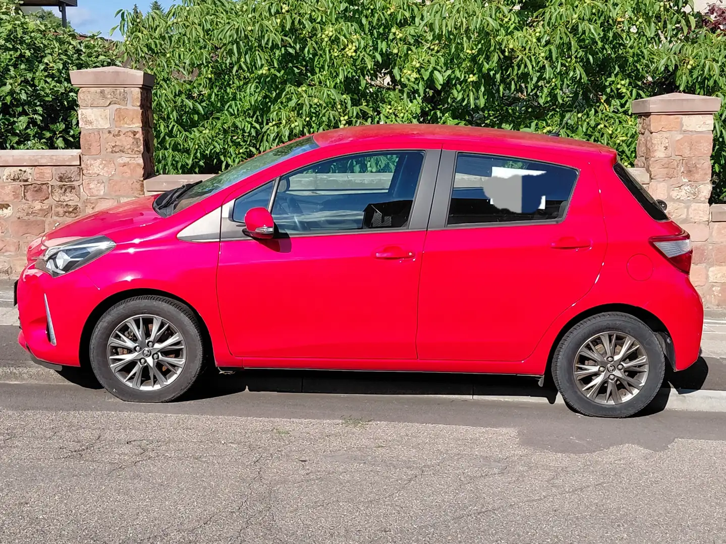 Toyota Yaris Yaris 1,5-Dual-VVT-iE Rot - 2