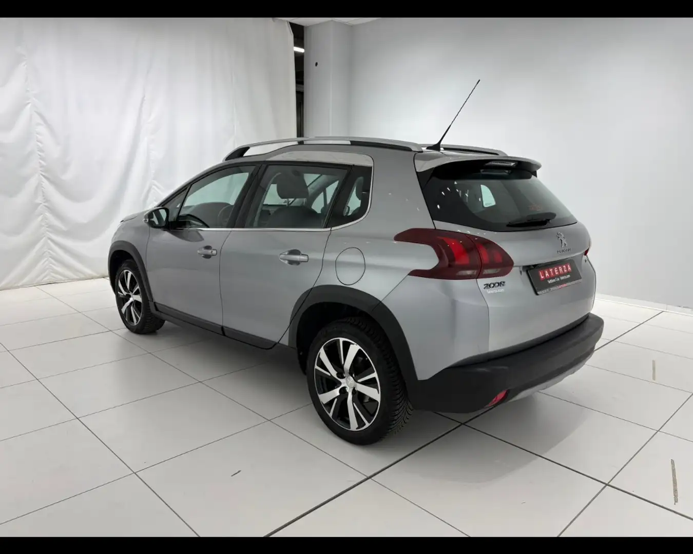 Peugeot 2008 1.6 BlueHDi Allure Gris - 2