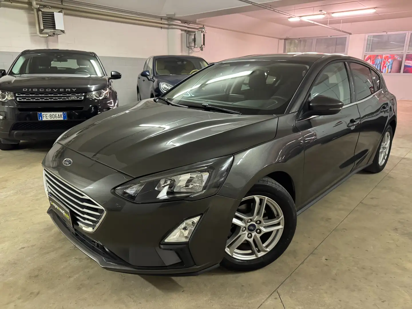 Ford Focus 1.0 EcoBoost 125 CV 5p Business Grijs - 1