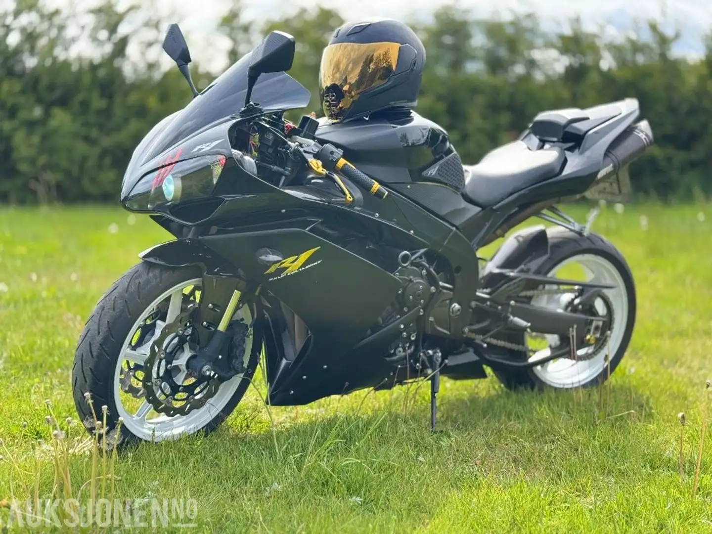 Yamaha YZF-R1 Bílá - 1