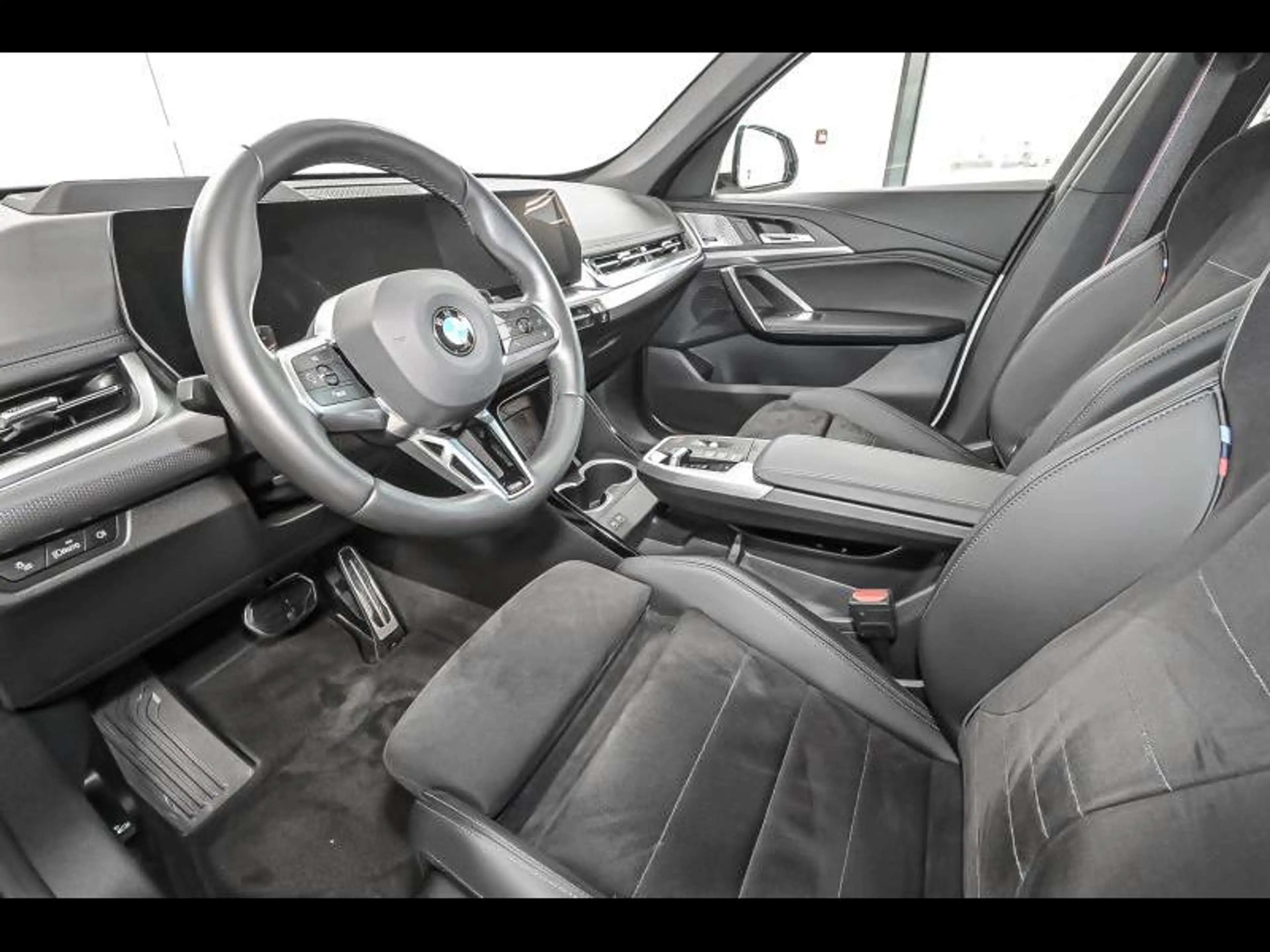 BMW X1 xDrive23i - M Pack PRO — photo 6