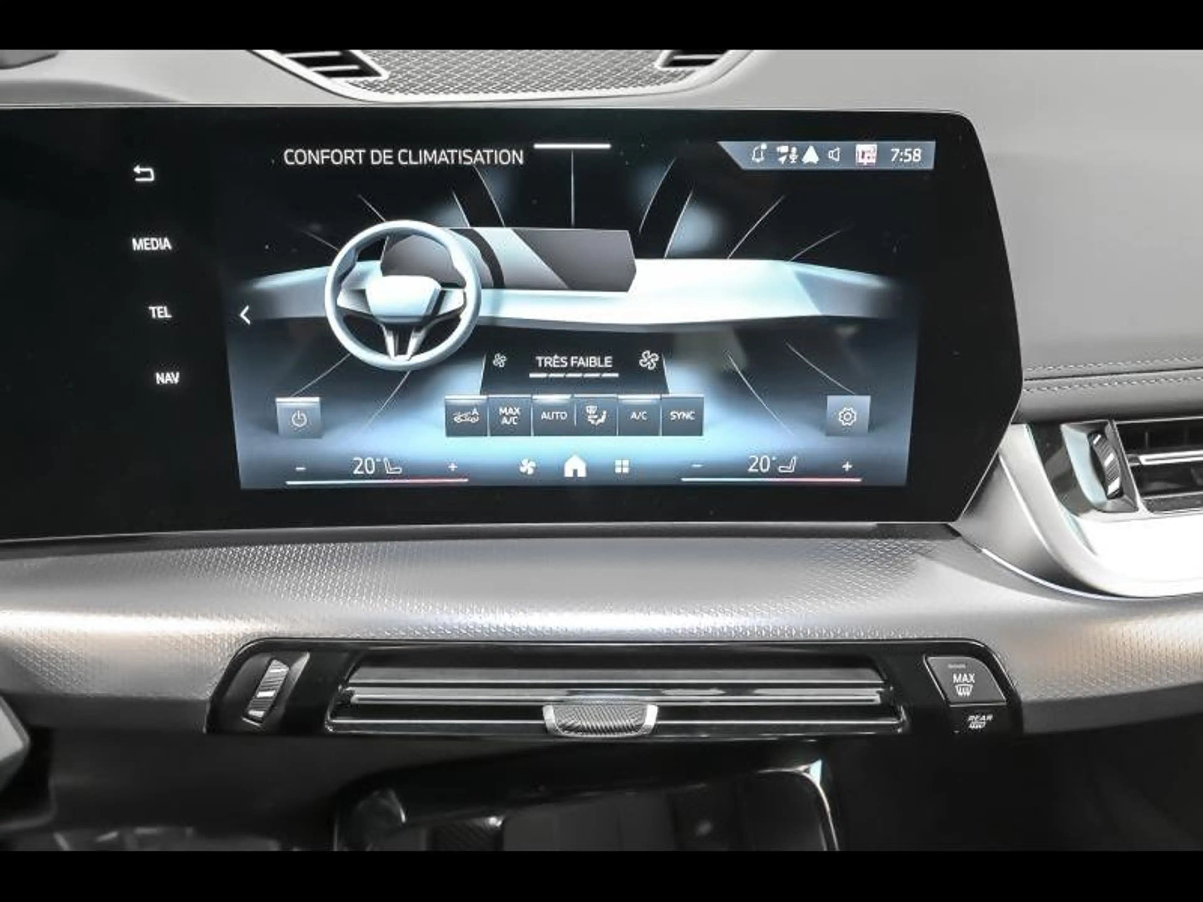 BMW X1 xDrive23i - M Pack PRO — photo 12