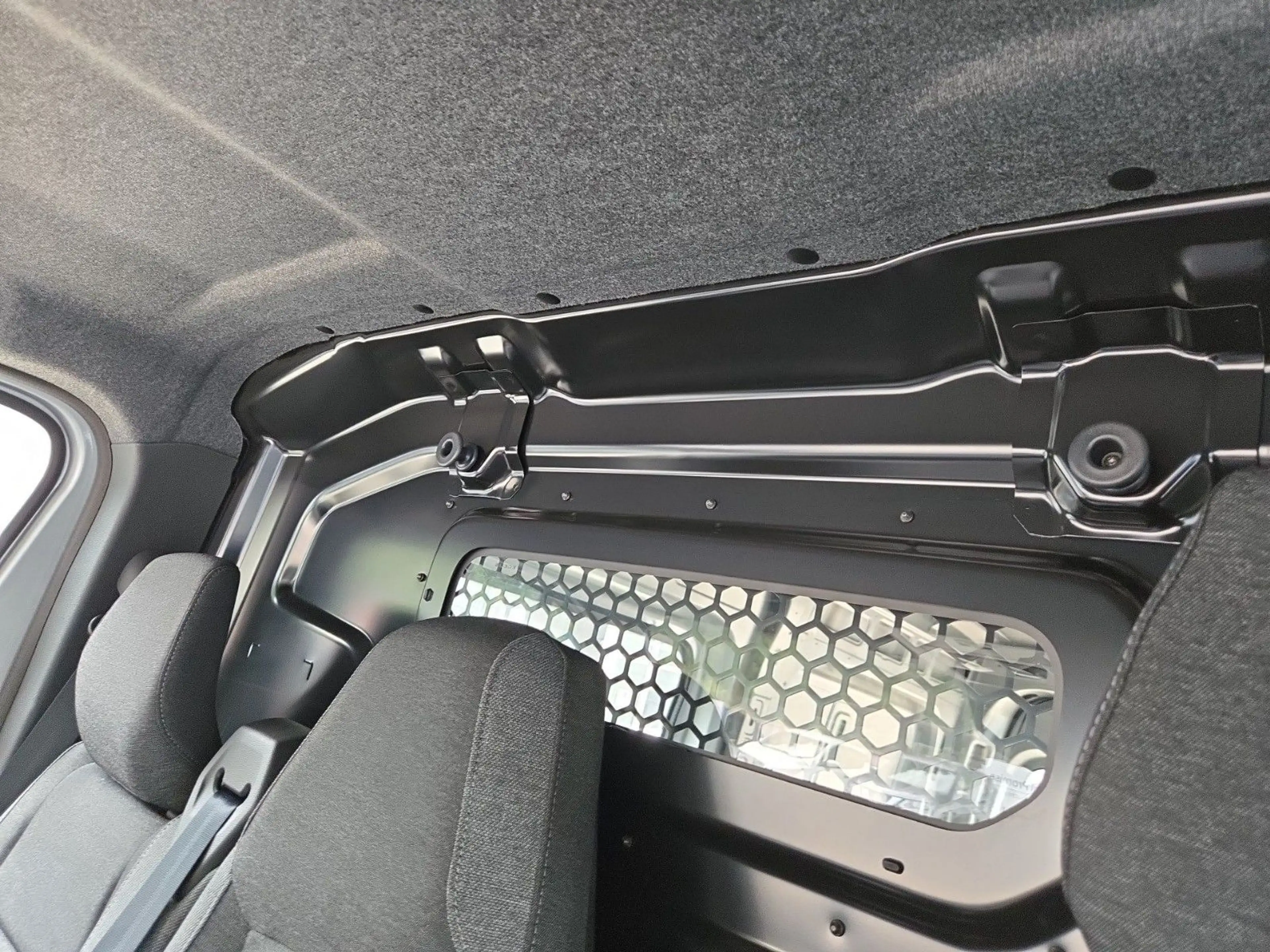 Nissan Interstar KaWa N-Connecta L2H2 3,5t dCi 150PS MT — photo 15