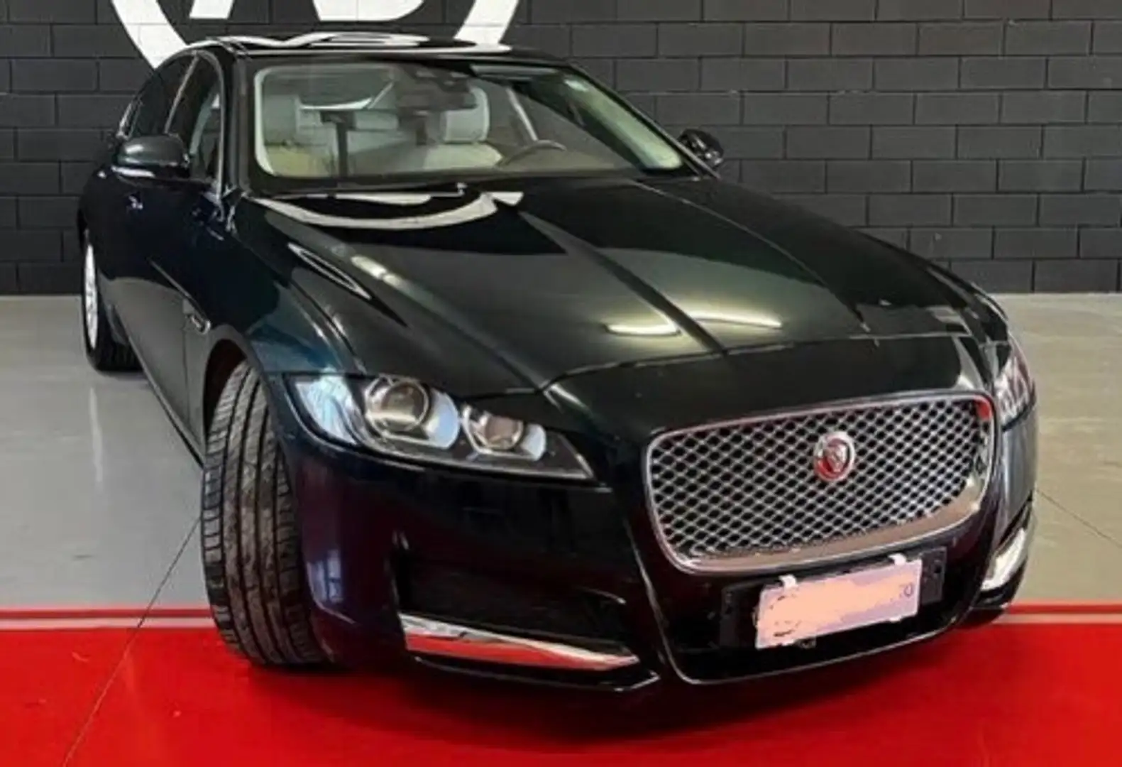 Jaguar XF XF II Berlina 2.0d e-performance Pure 163cv Verde - 1