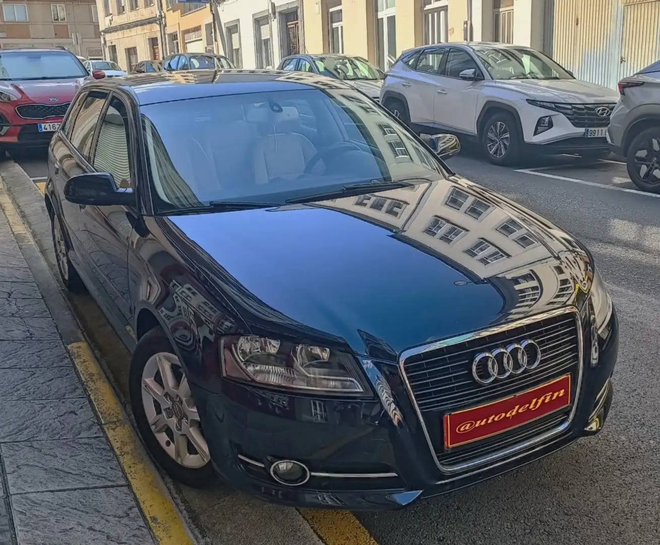 Audi A3 Sportback 1.6 TDI 105cv Ambiente Azul - 2