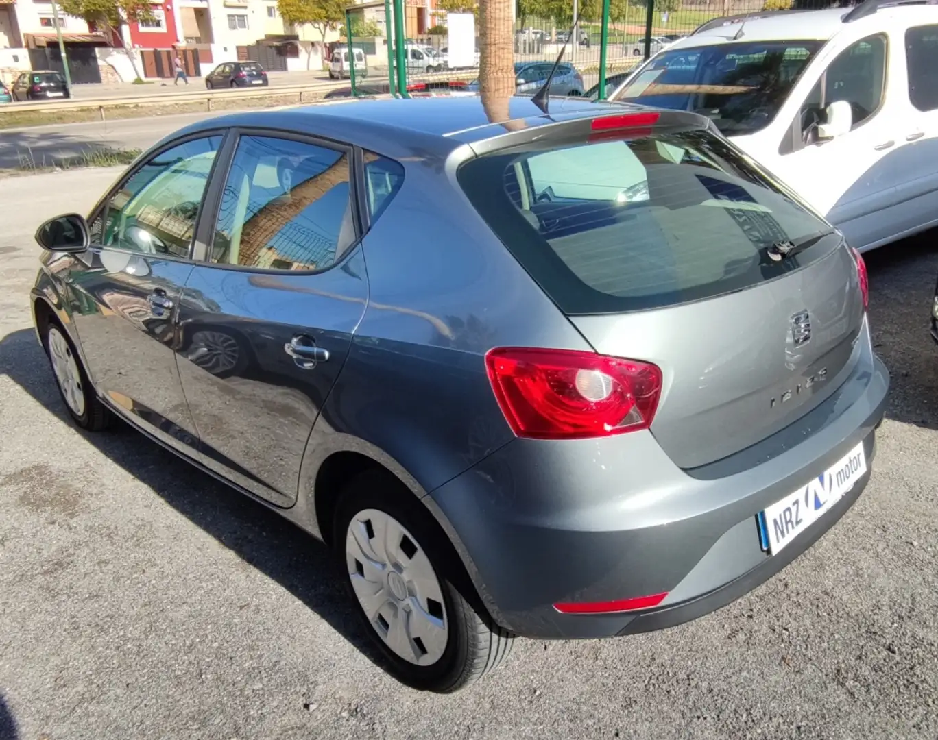 SEAT Ibiza 1.4TDI CR S&S Reference 90 Gris - 2