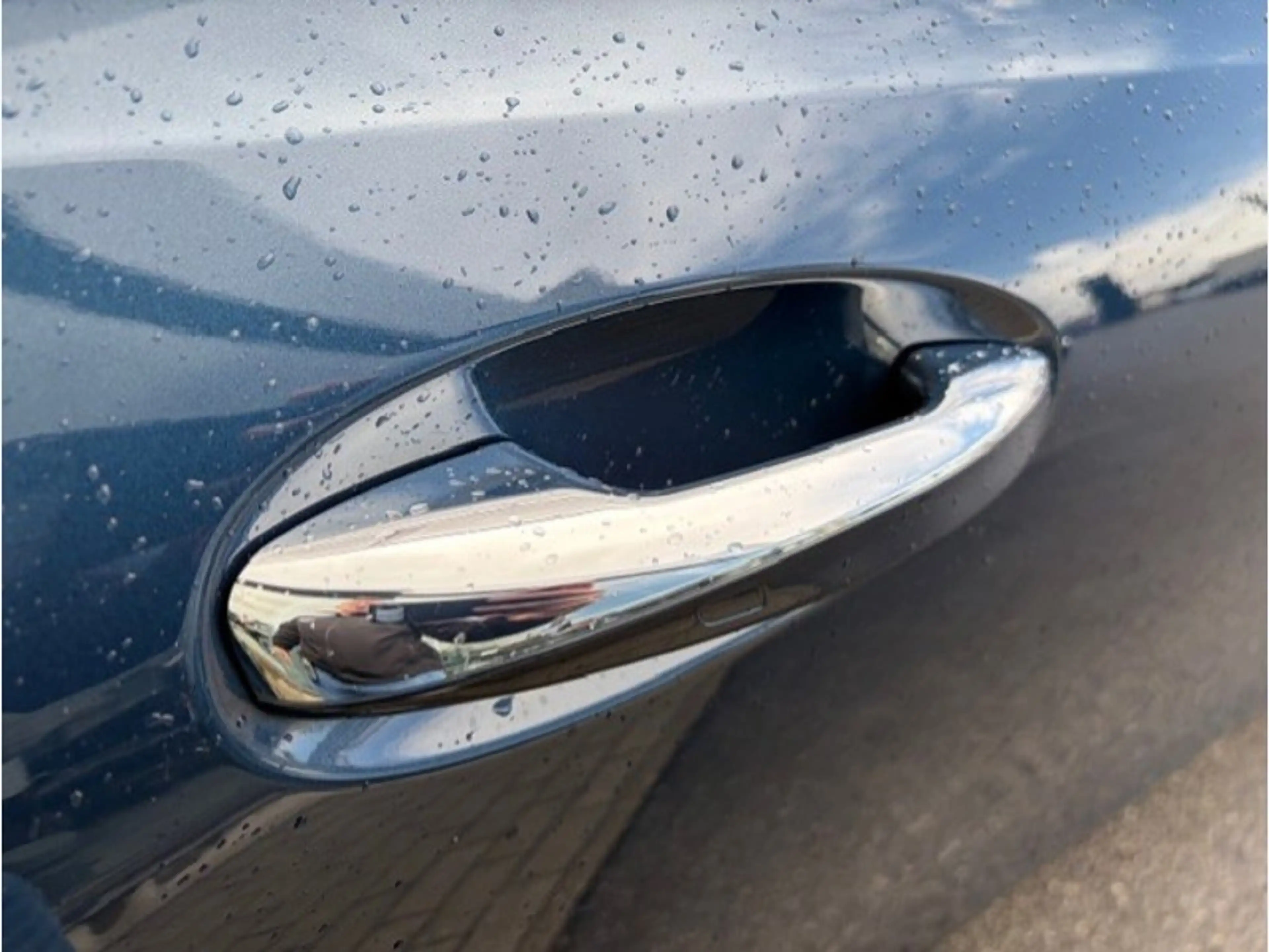 Mercedes-Benz EQB 350 4MATIC AMG 7 places Toit Pano — photo 8