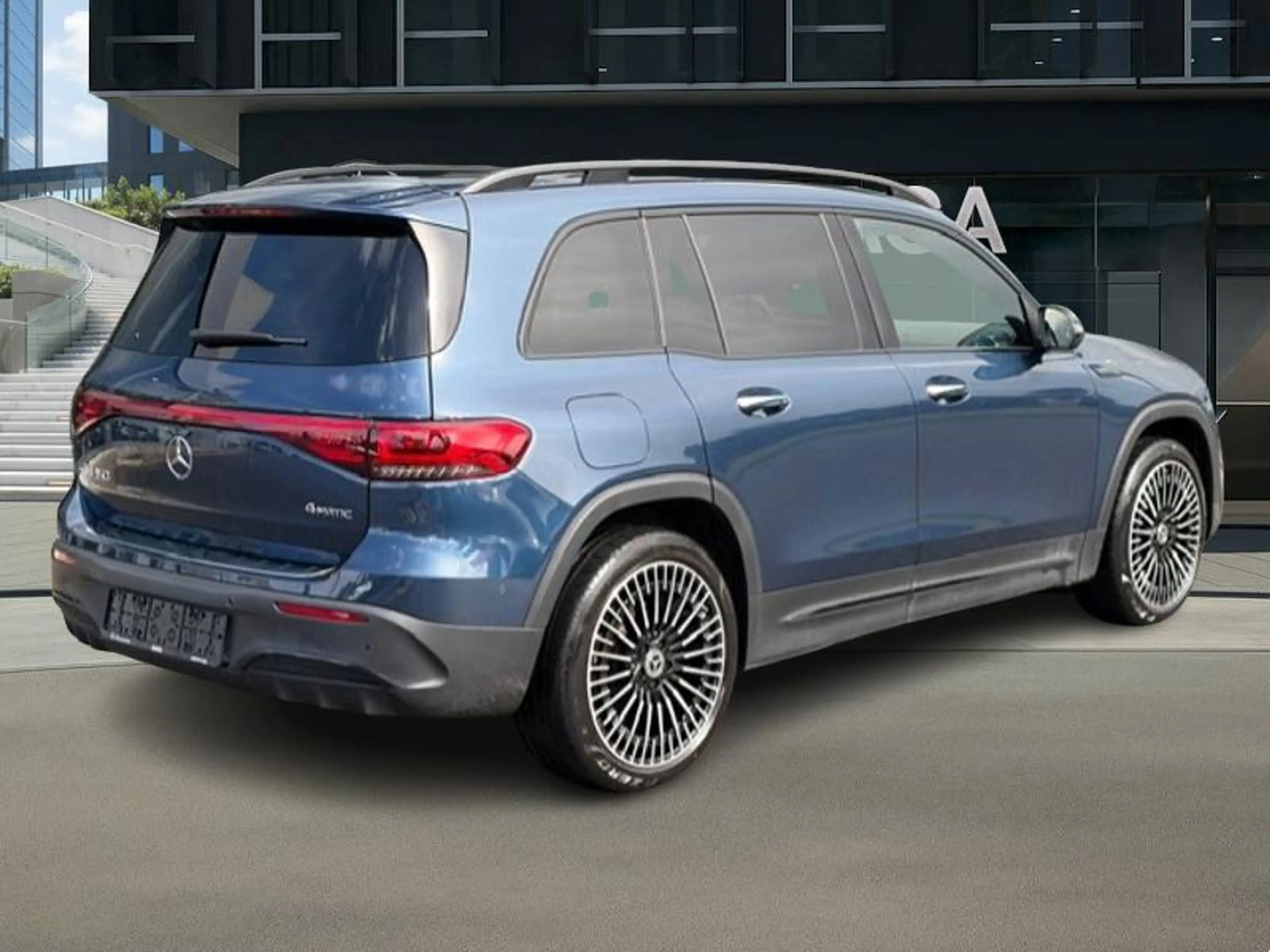 Mercedes-Benz EQB 350 4MATIC AMG 7 places Toit Pano — photo 5