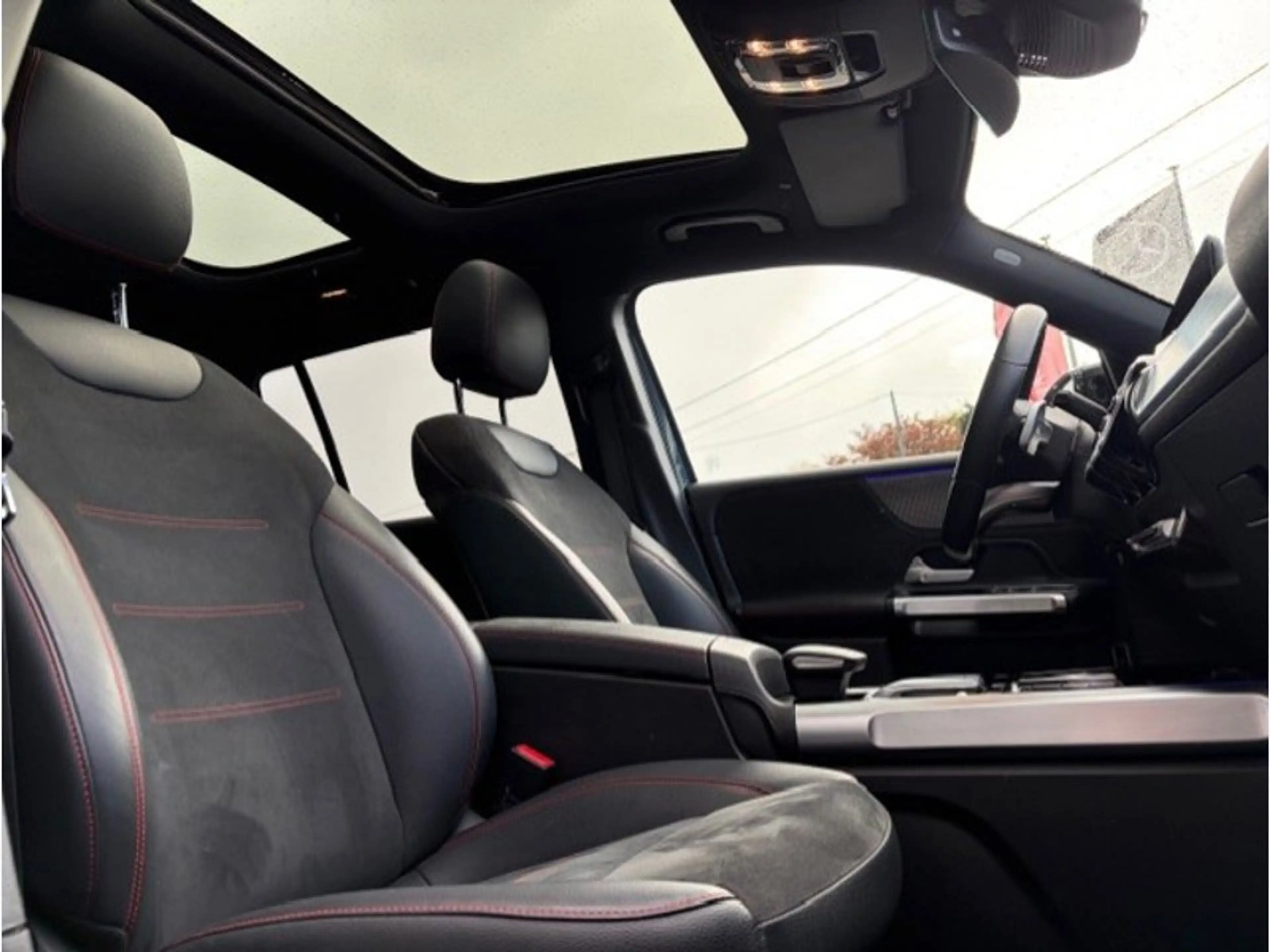 Mercedes-Benz EQB 350 4MATIC AMG 7 places Toit Pano — photo 13