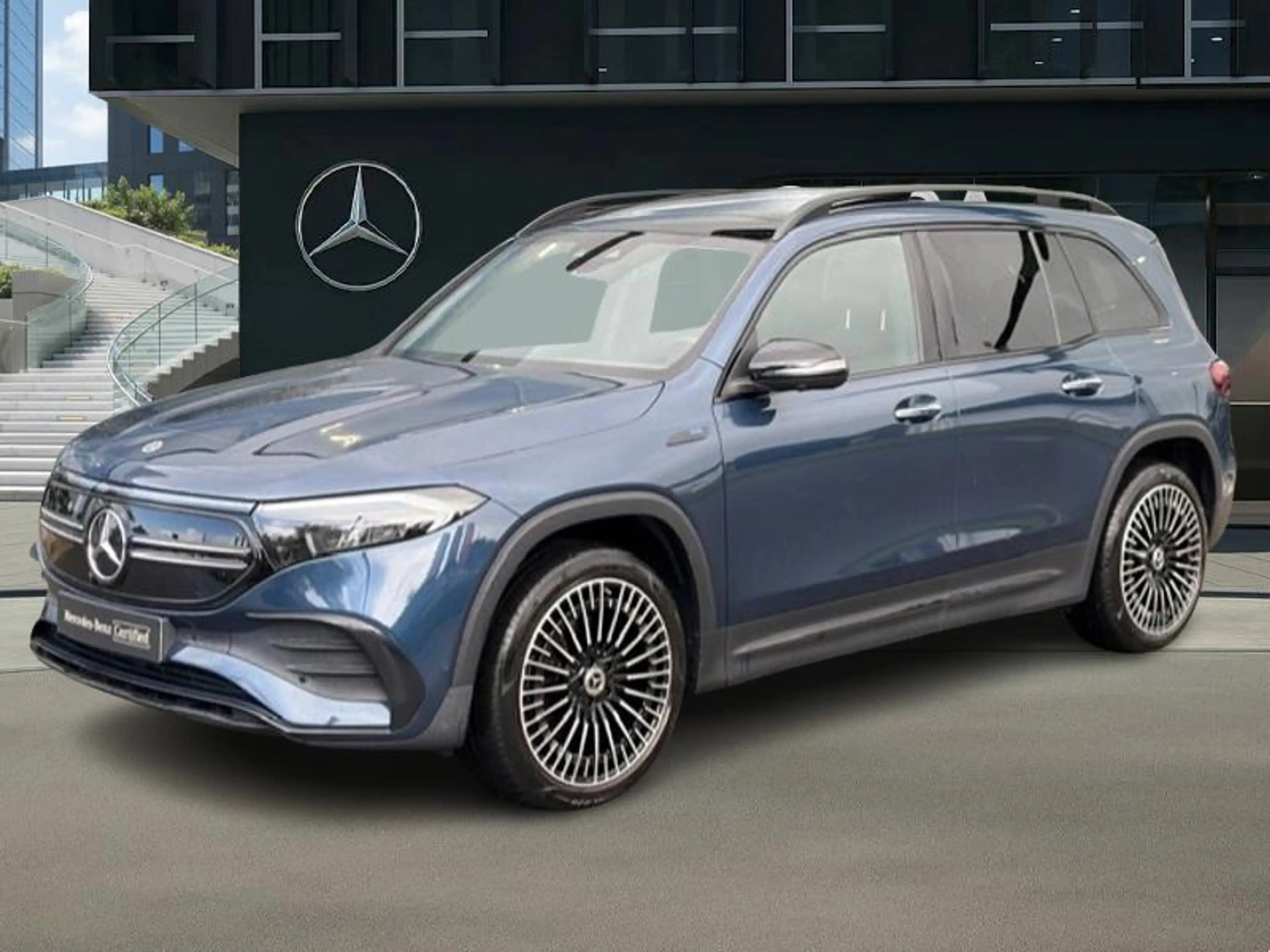 Mercedes-Benz EQB 350 4MATIC AMG 7 places Toit Pano — photo 4