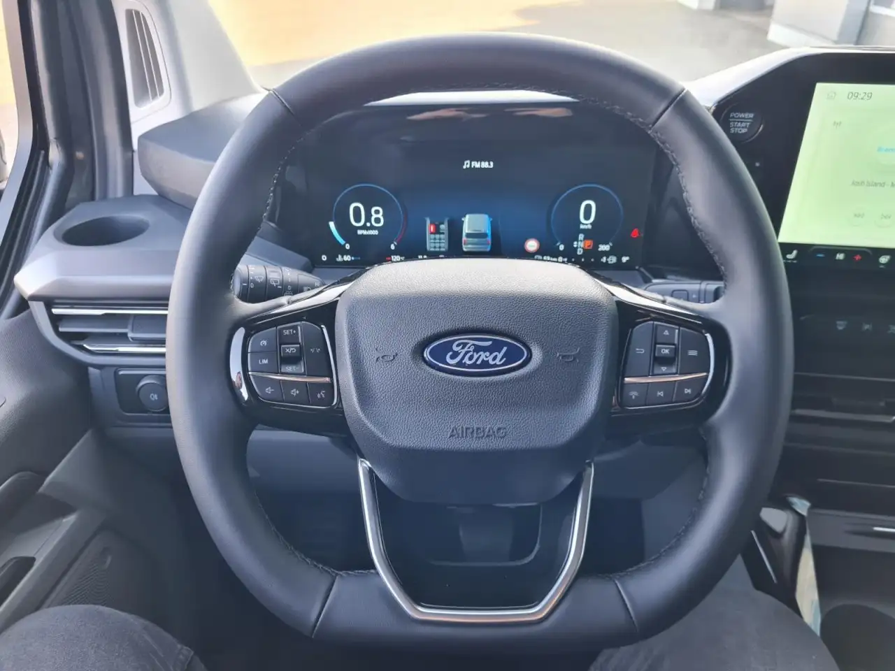 Ford Tourneo Custom 320 AG Family 8-Sitze LED KAMERA Klima 10