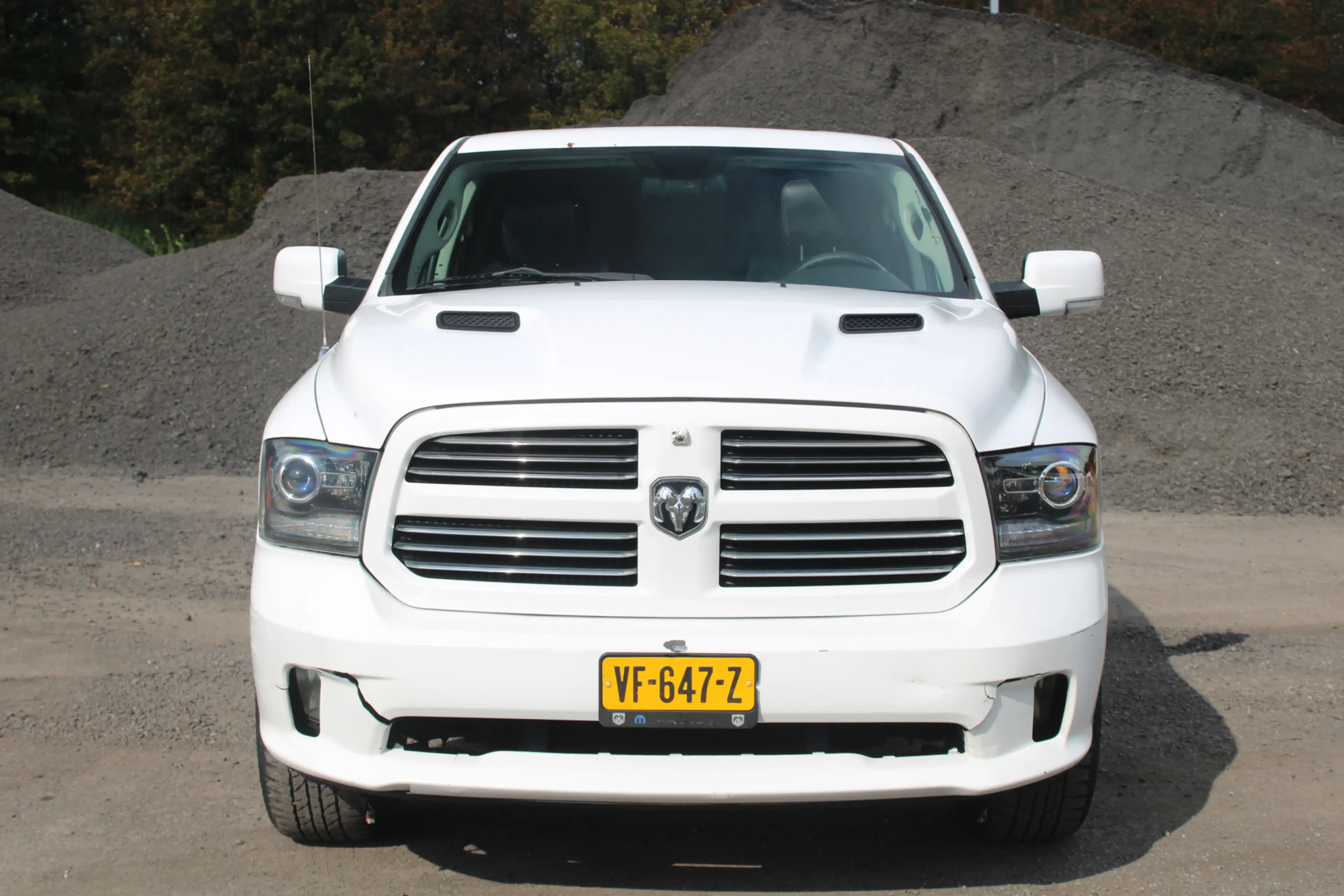 Dodge RAM 1500 5.7 V8 4x4 Quad Cab 6'4 — photo 3