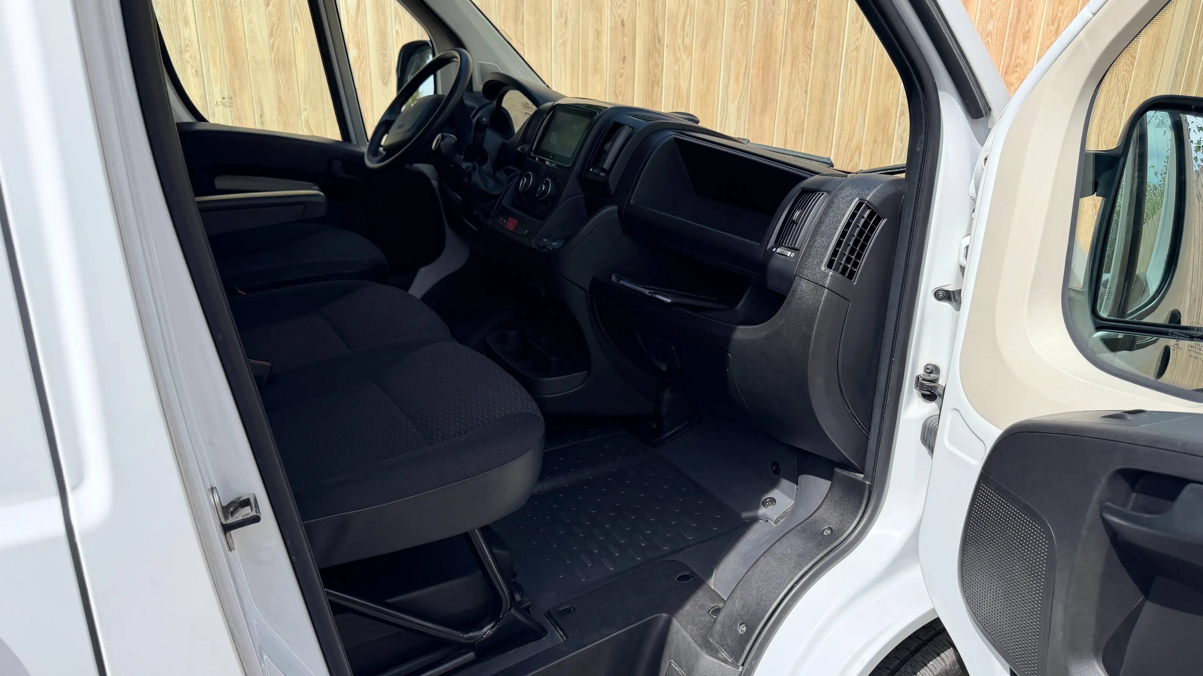 Peugeot Boxer 2.2 BlueHDi L3H2 S/S (EU6.4) — photo 9