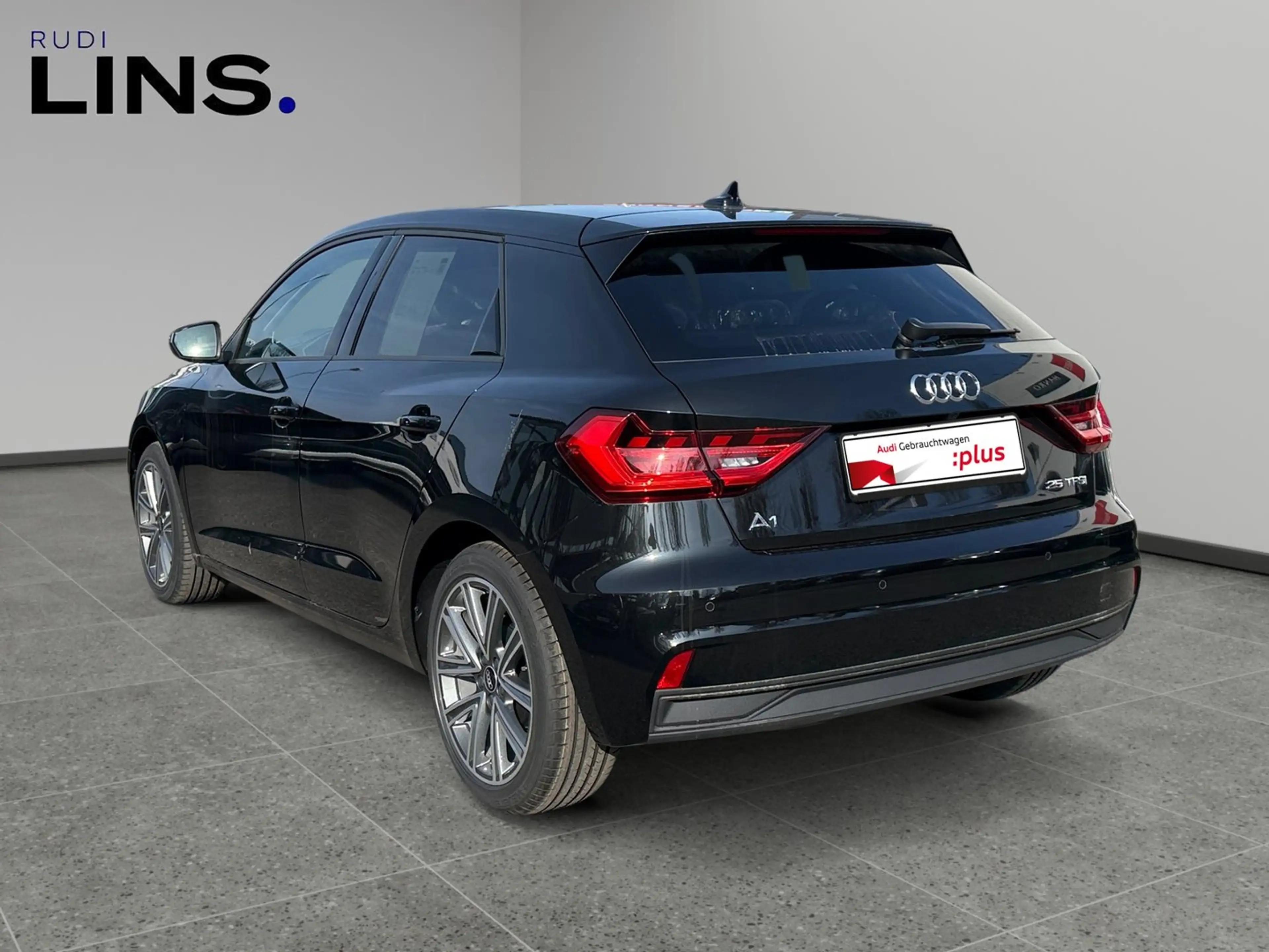 Audi A1 25 TFSI intense — photo 7
