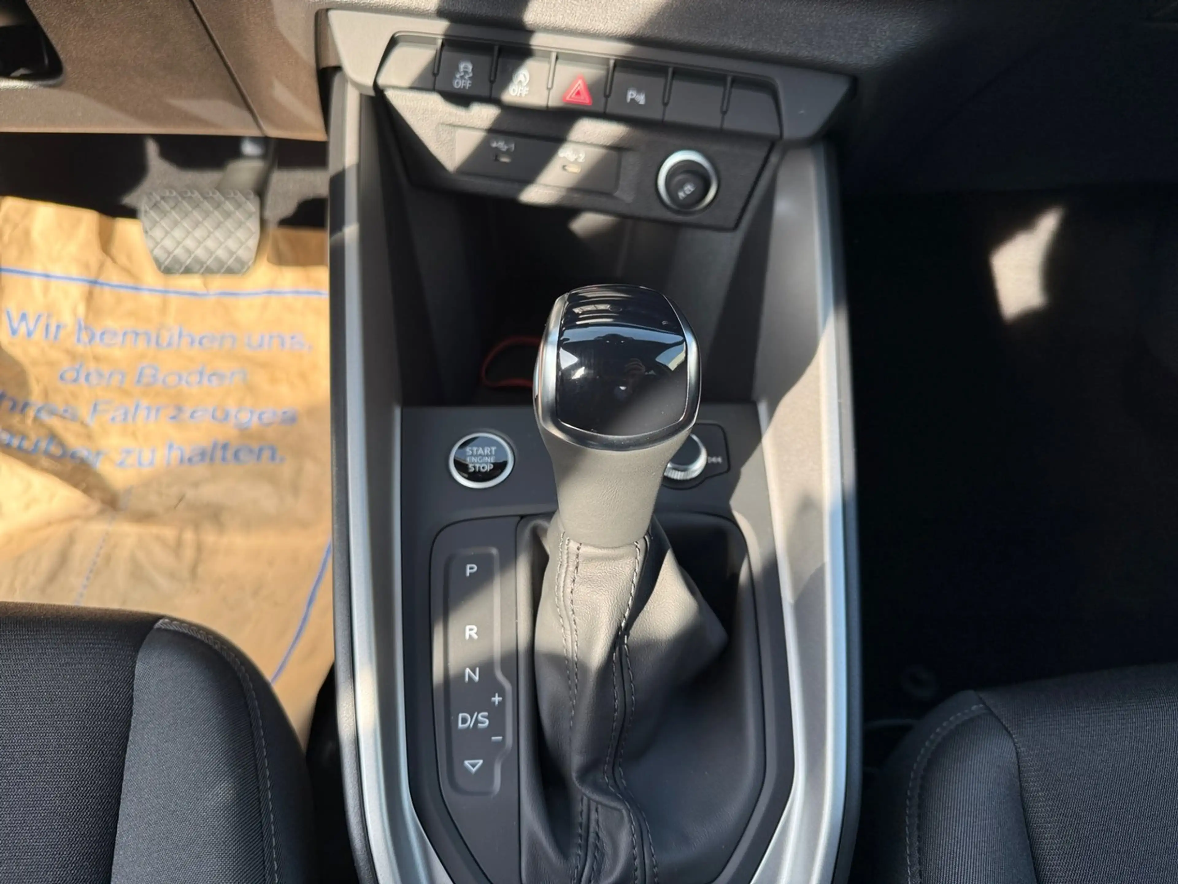 Audi A1 25 TFSI intense — photo 11