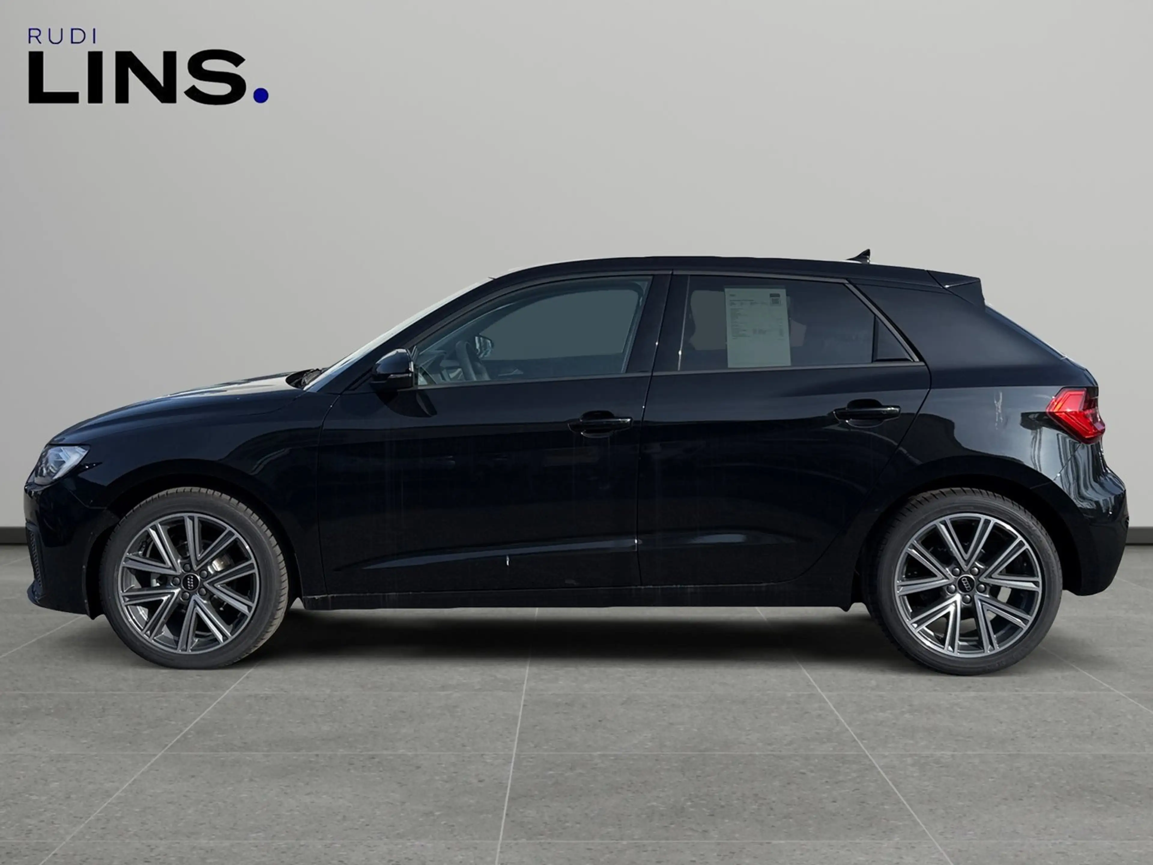 Audi A1 25 TFSI intense — photo 4