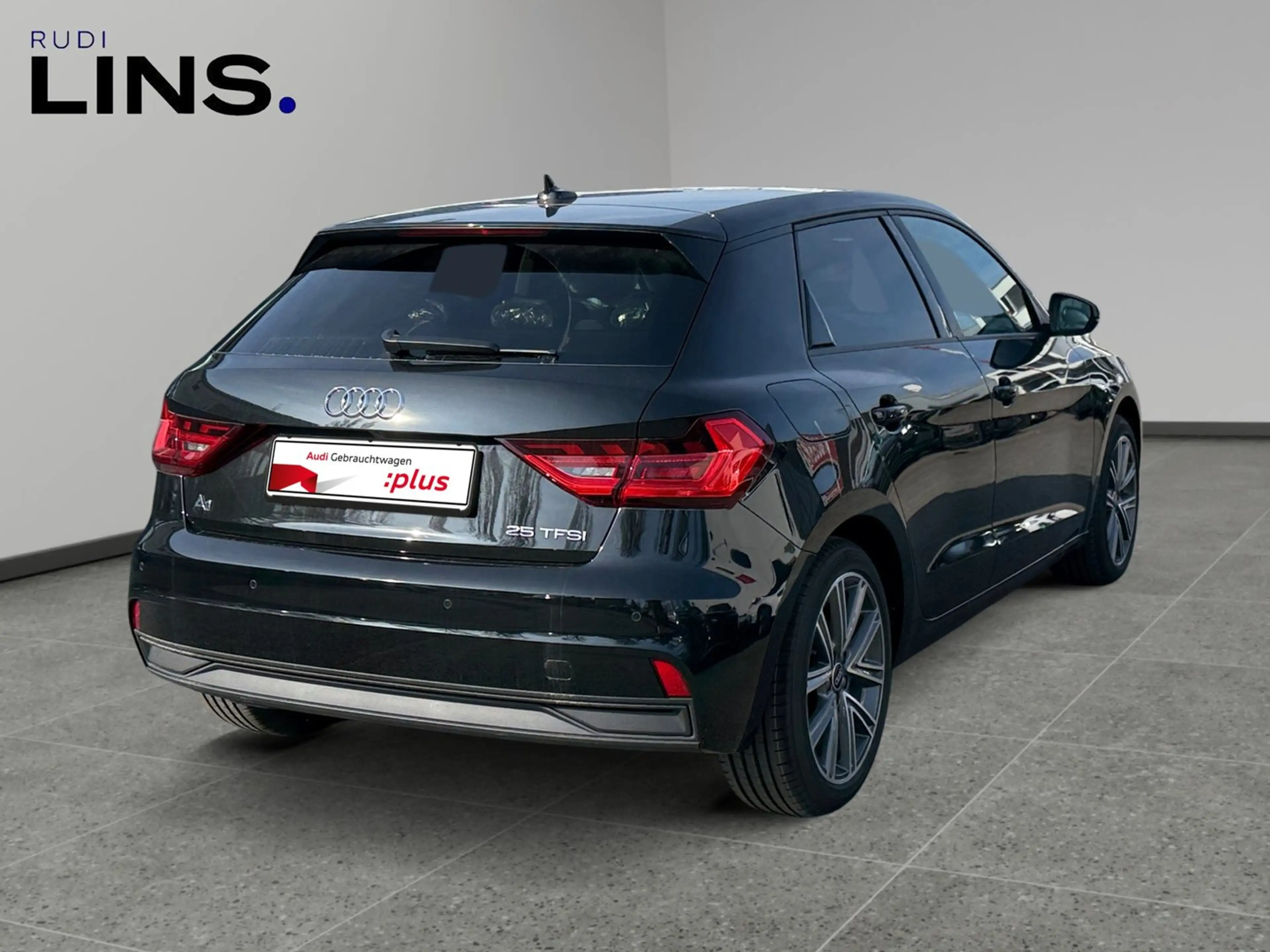 Audi A1 25 TFSI intense — photo 6
