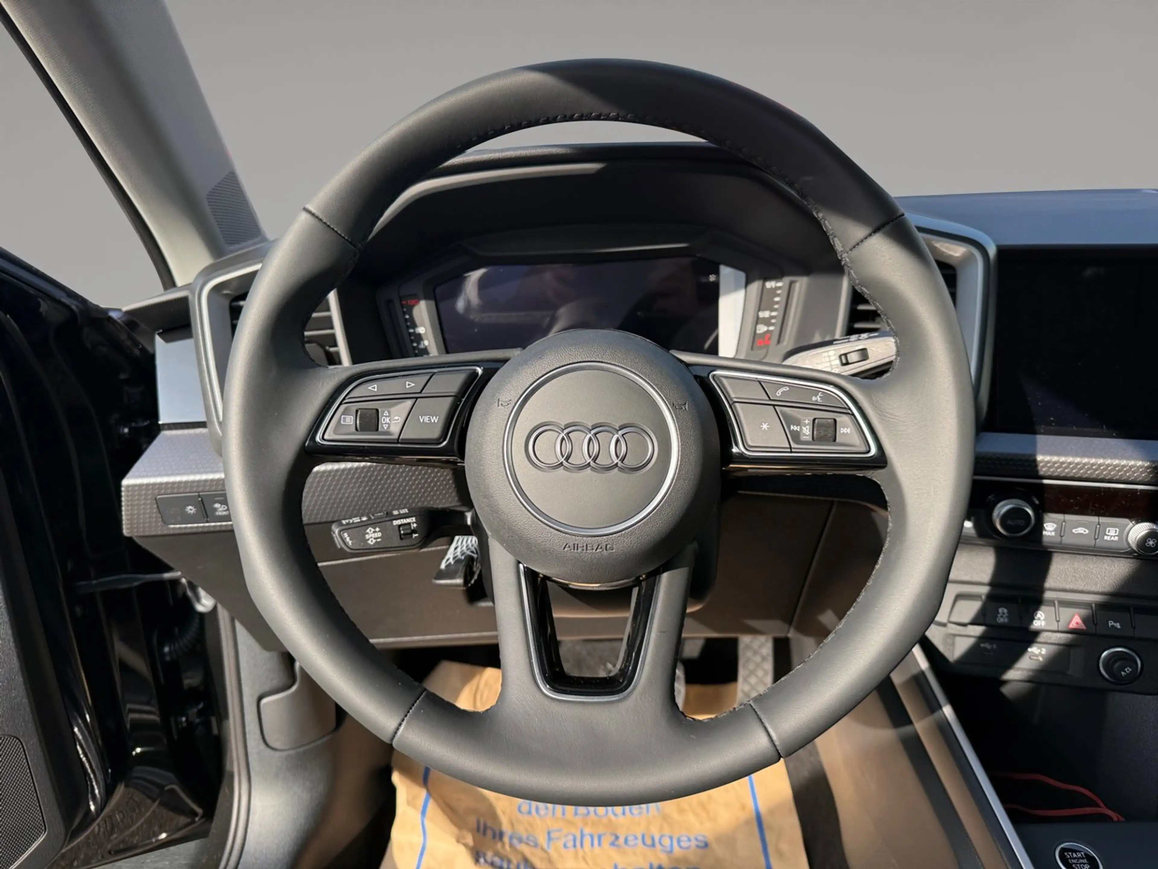 Audi A1 25 TFSI intense — photo 9