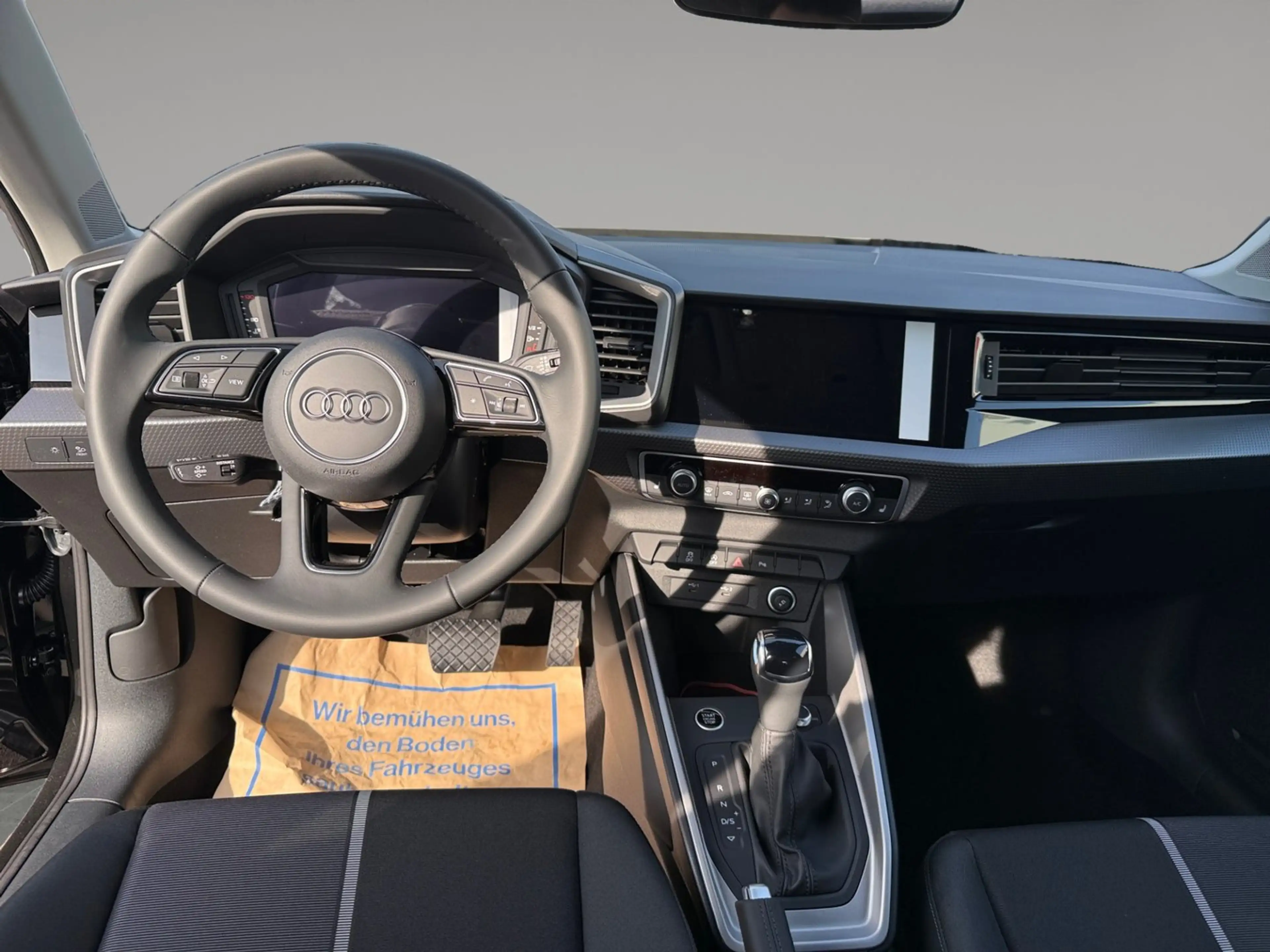 Audi A1 25 TFSI intense — photo 10