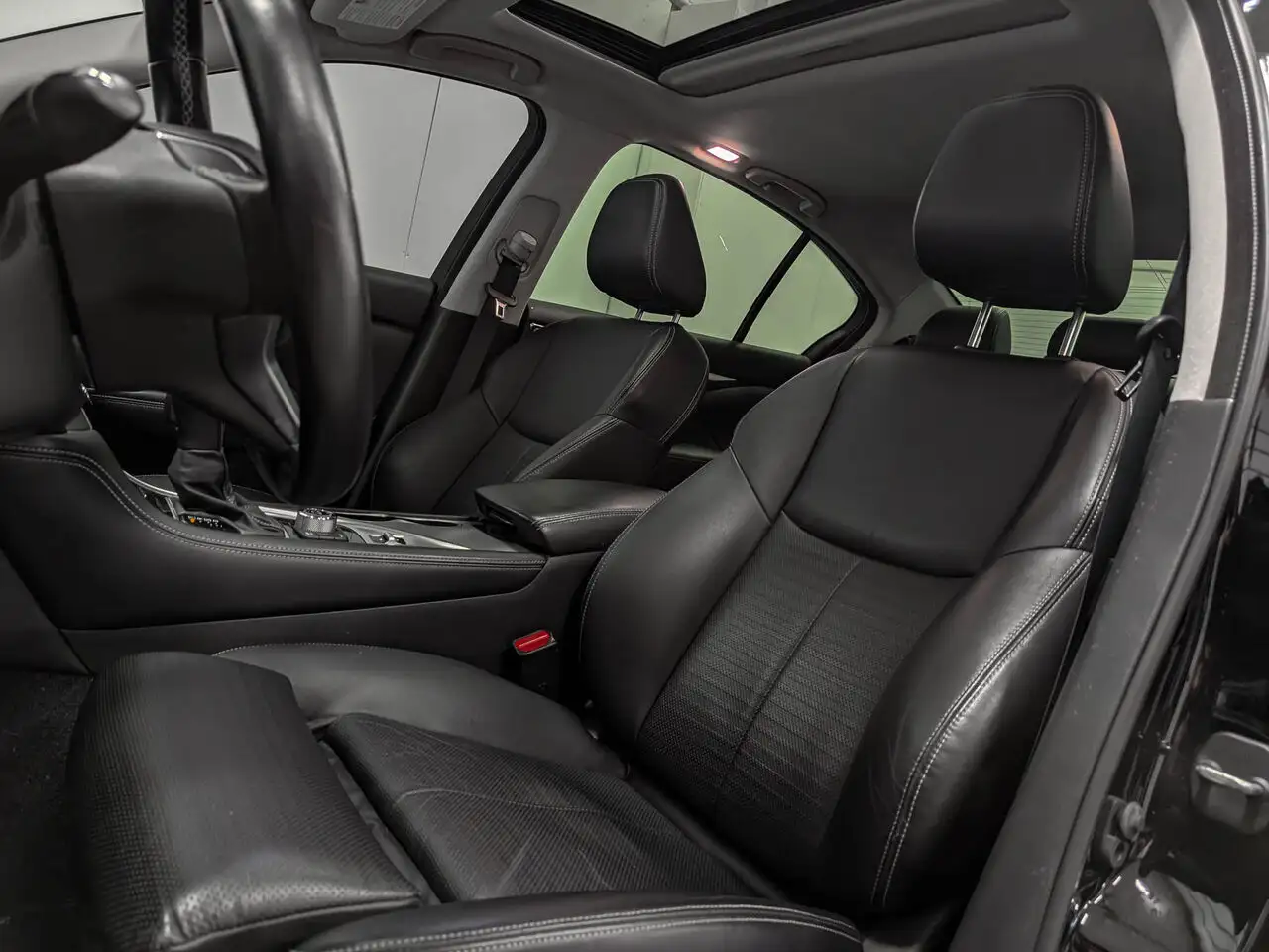 Infiniti Q50 снимка Infiniti Q50