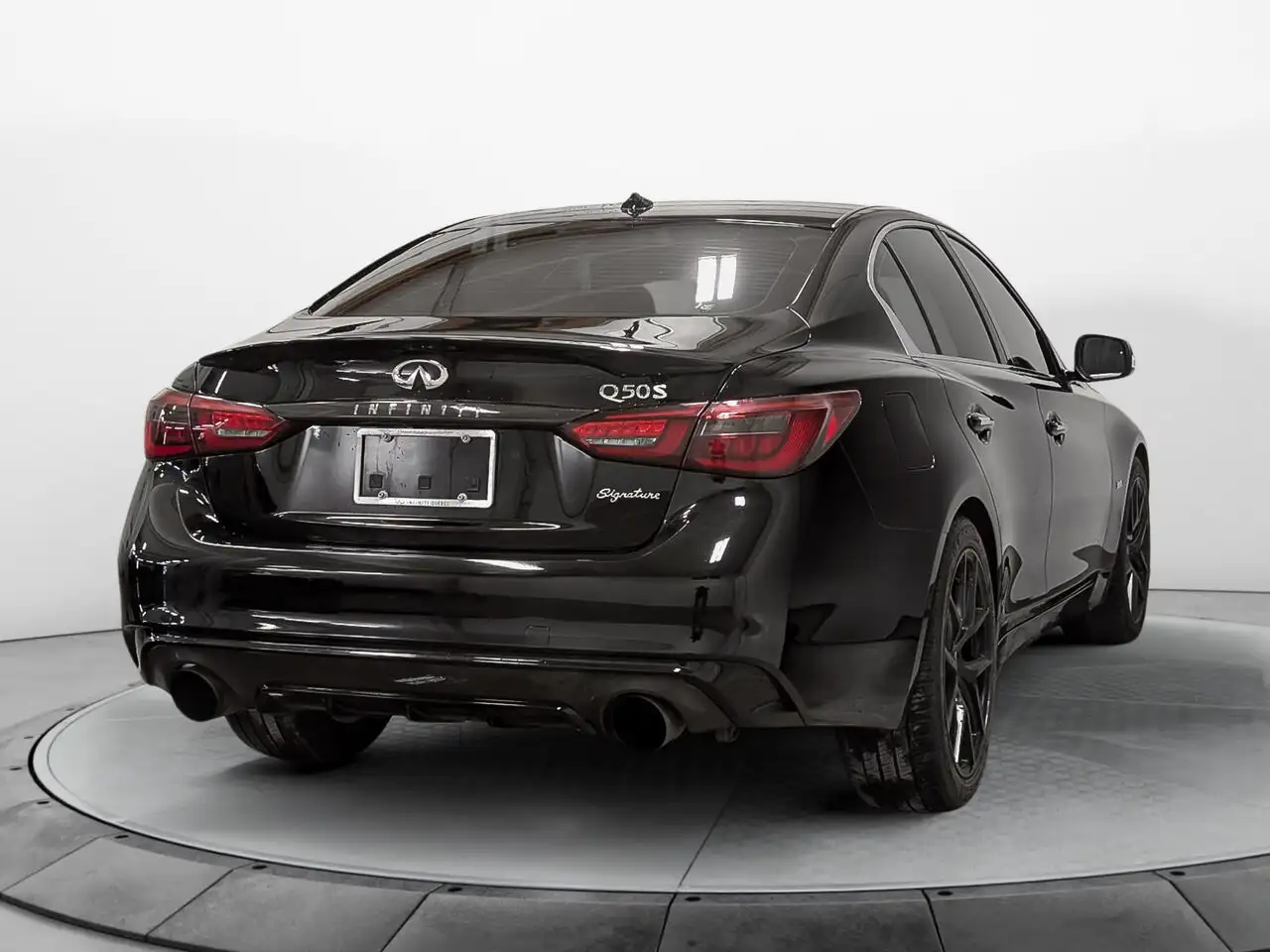 Infiniti Q50 снимка Infiniti Q50