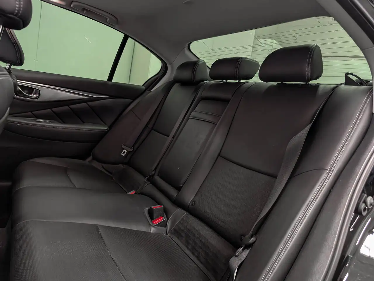 Infiniti Q50 снимка Infiniti Q50