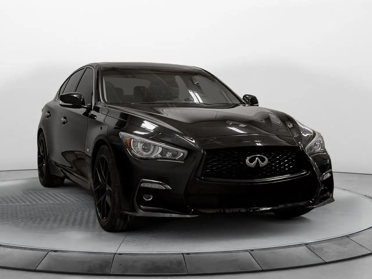 Infiniti Q50 снимка Infiniti Q50