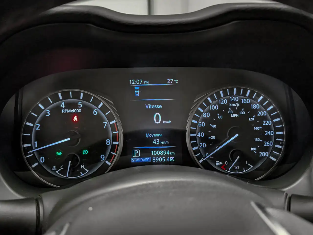 Infiniti Q50 снимка Infiniti Q50