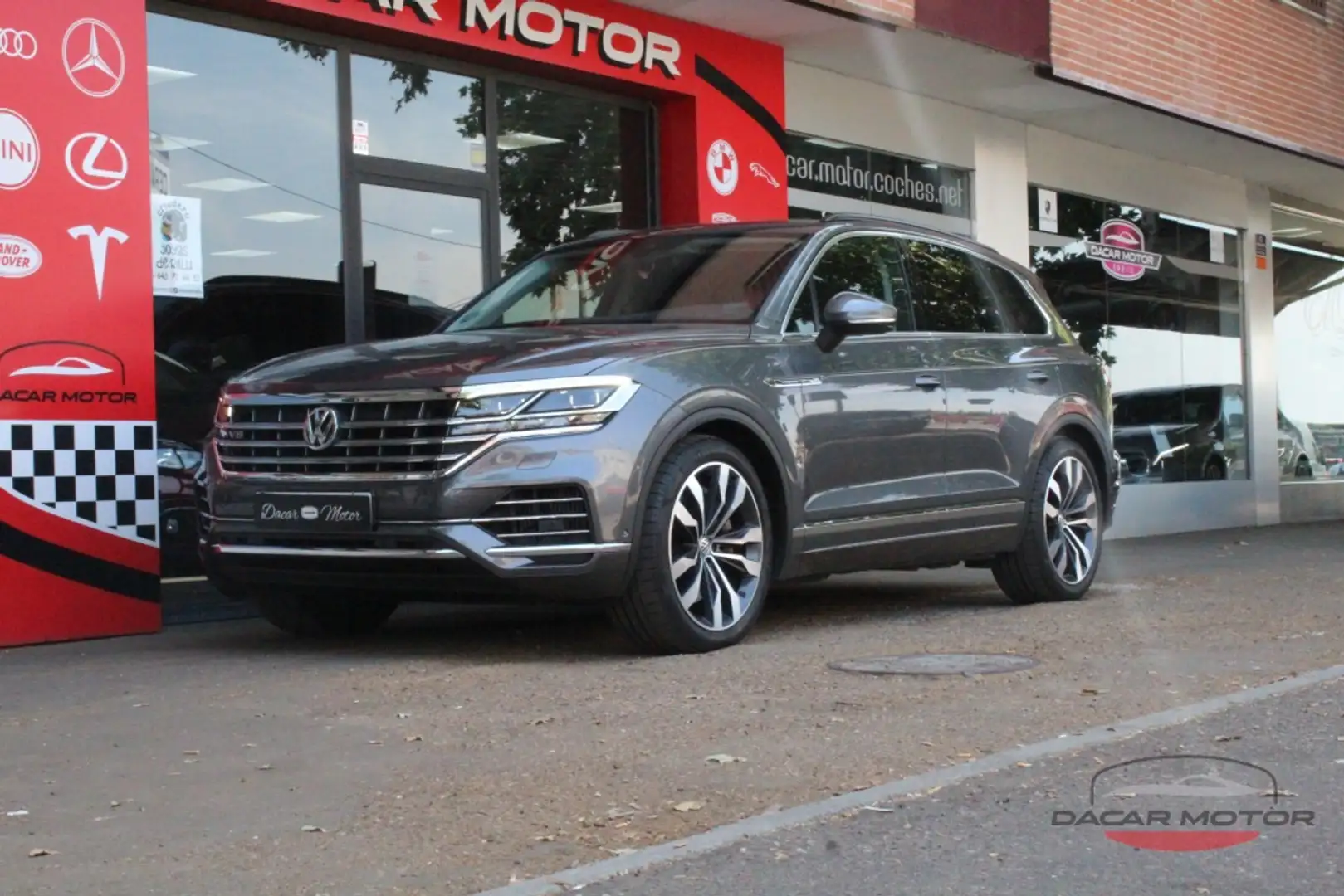 Volkswagen Touareg 4.0TDI V8 R-Line Individual Tip. Atmosphere 4M 310 Gris - 2