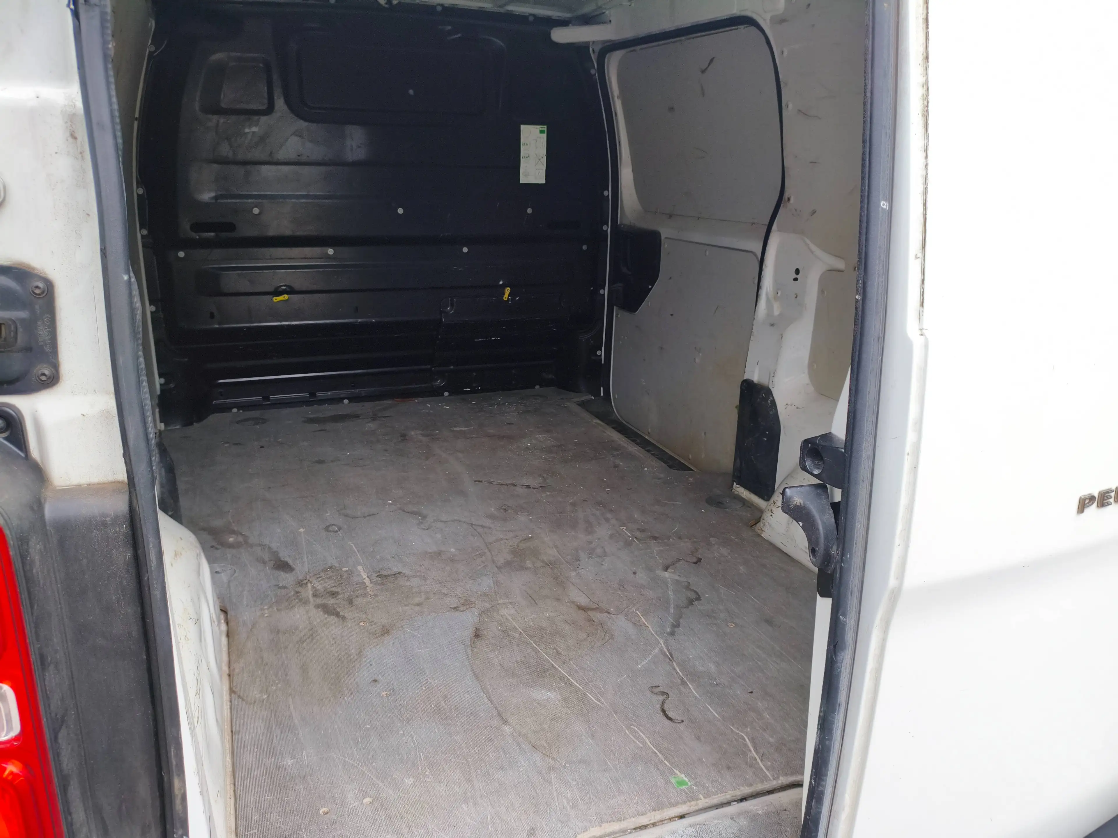 Peugeot Expert Premium L2 — photo 8