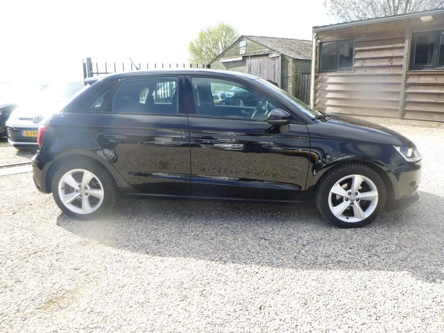 Audi A1 SPORTBACK 1.0 TFSI Schwarz - 2