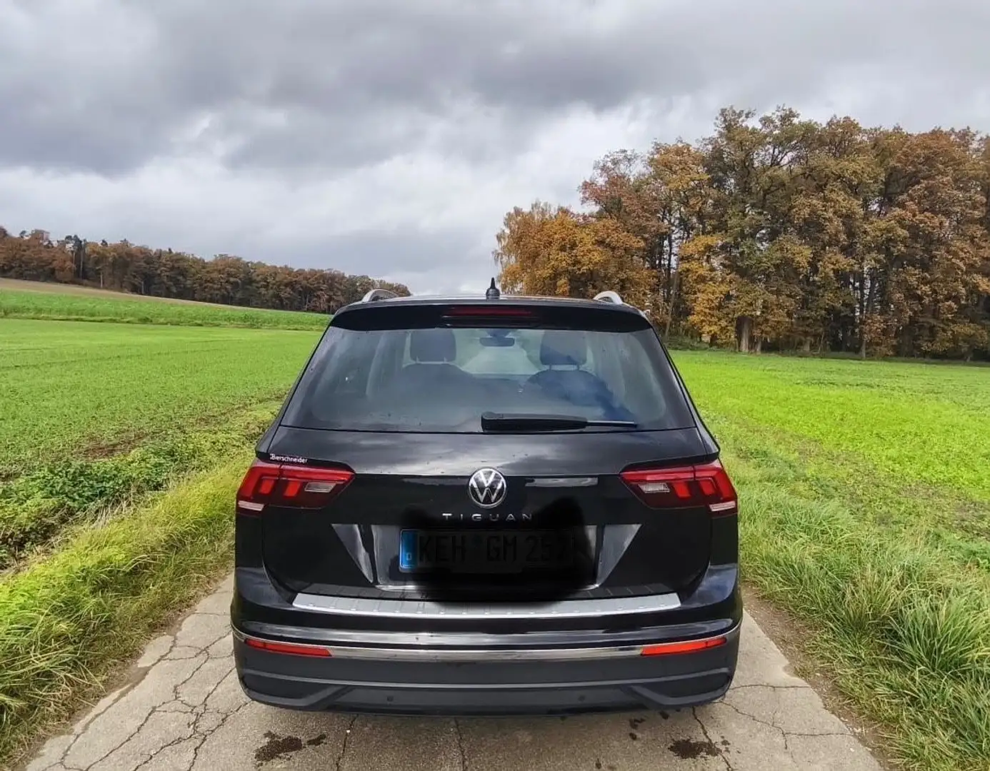 Volkswagen Tiguan Active Zwart - 2