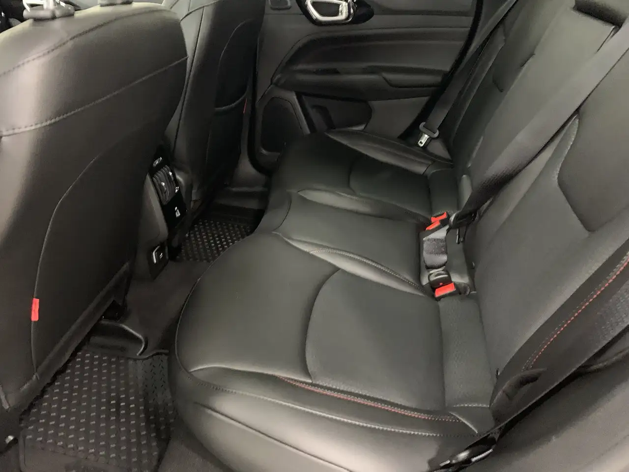 Jeep Compass photo Jeep Compass
