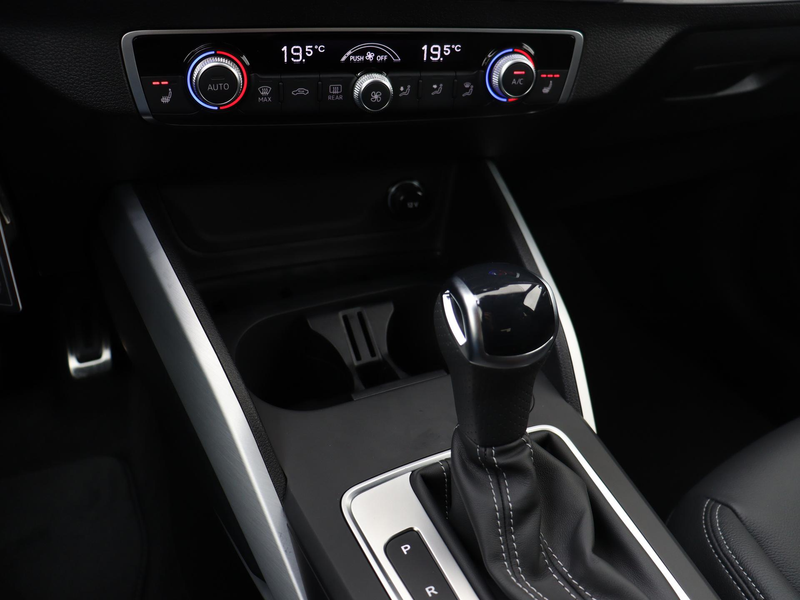 Audi Q2 S edition 35 TFSI 110 kW / 150 PK — photo 13