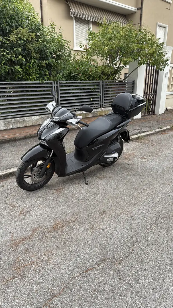 Honda SH 150i Fekete - 1