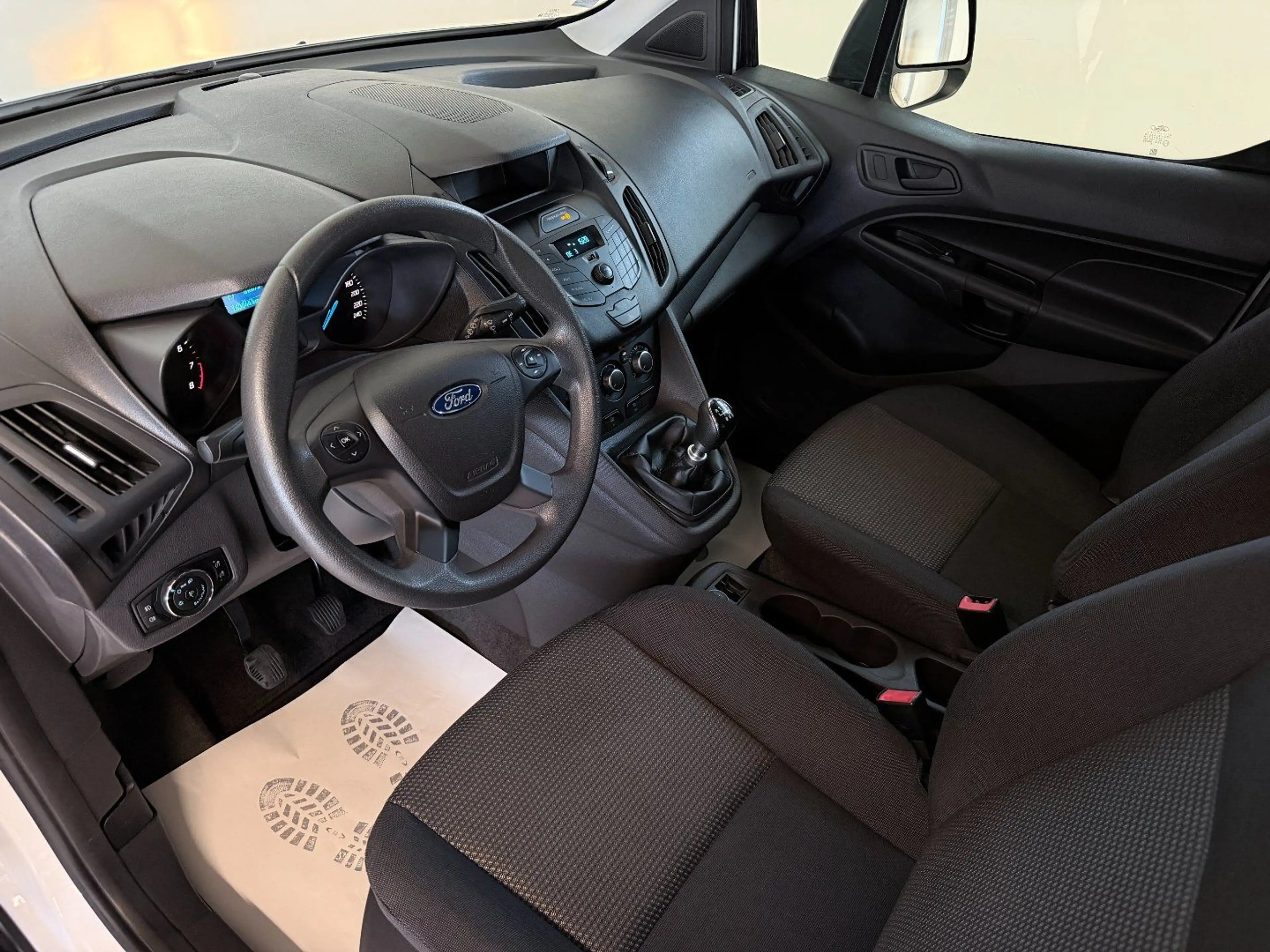 Ford Tourneo Connect 1.0 EcoBoost Ambiente Start/Stop — photo 10