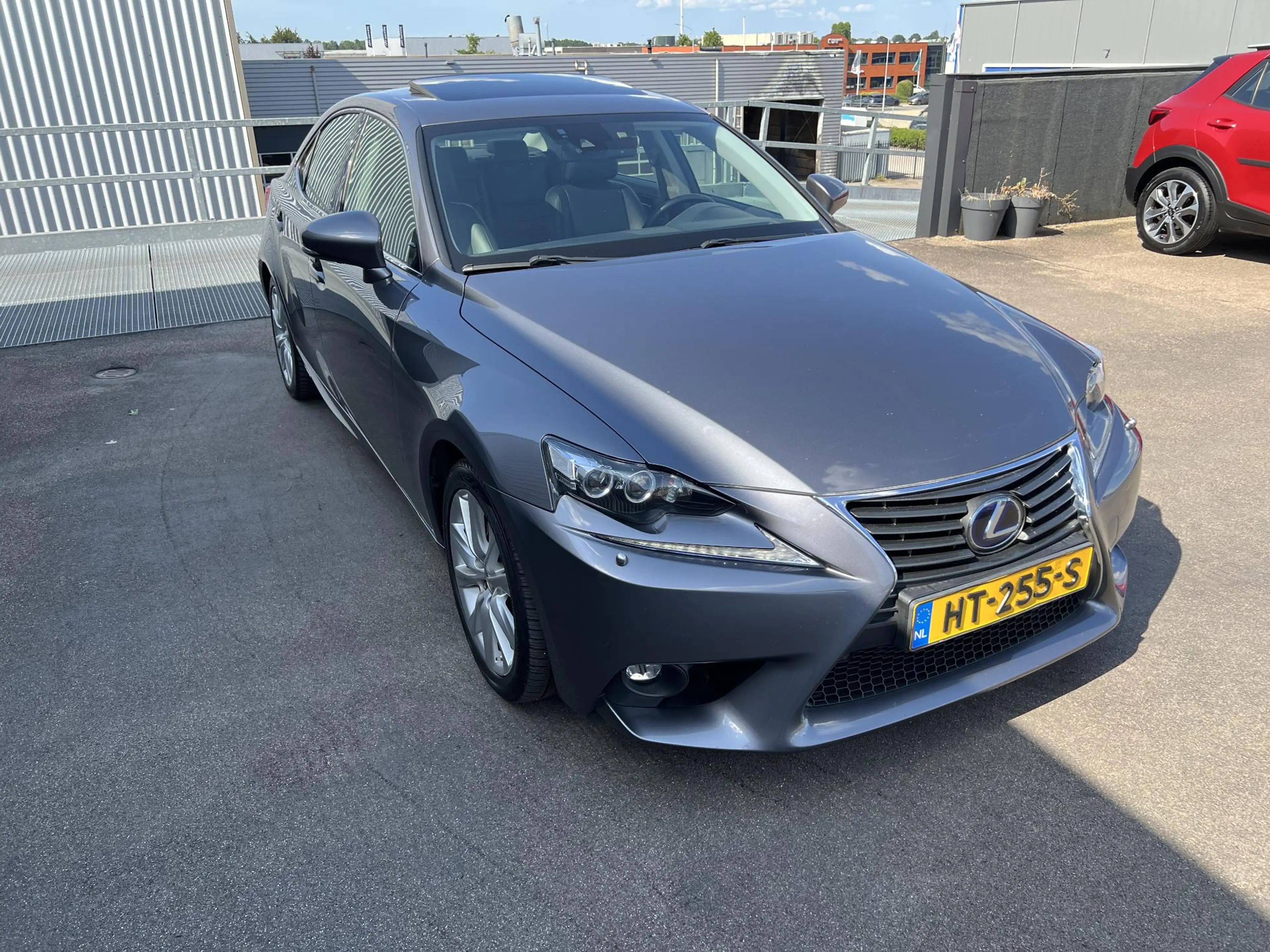 Lexus IS 300 300h Luxury Line schuifdak / leer / full options! — photo 9