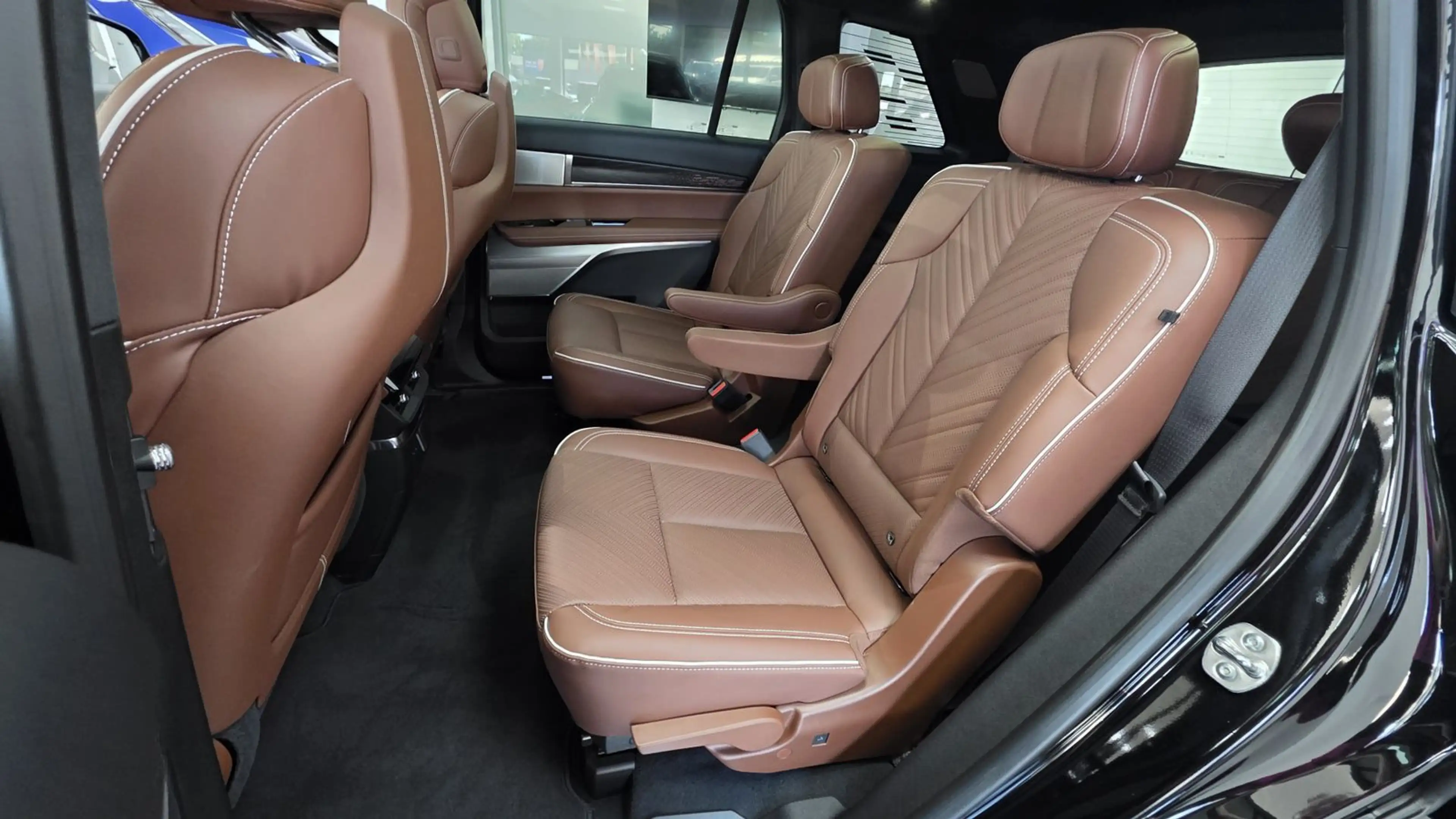 Cadillac Vistiq Platinum 900e AWD — photo 11