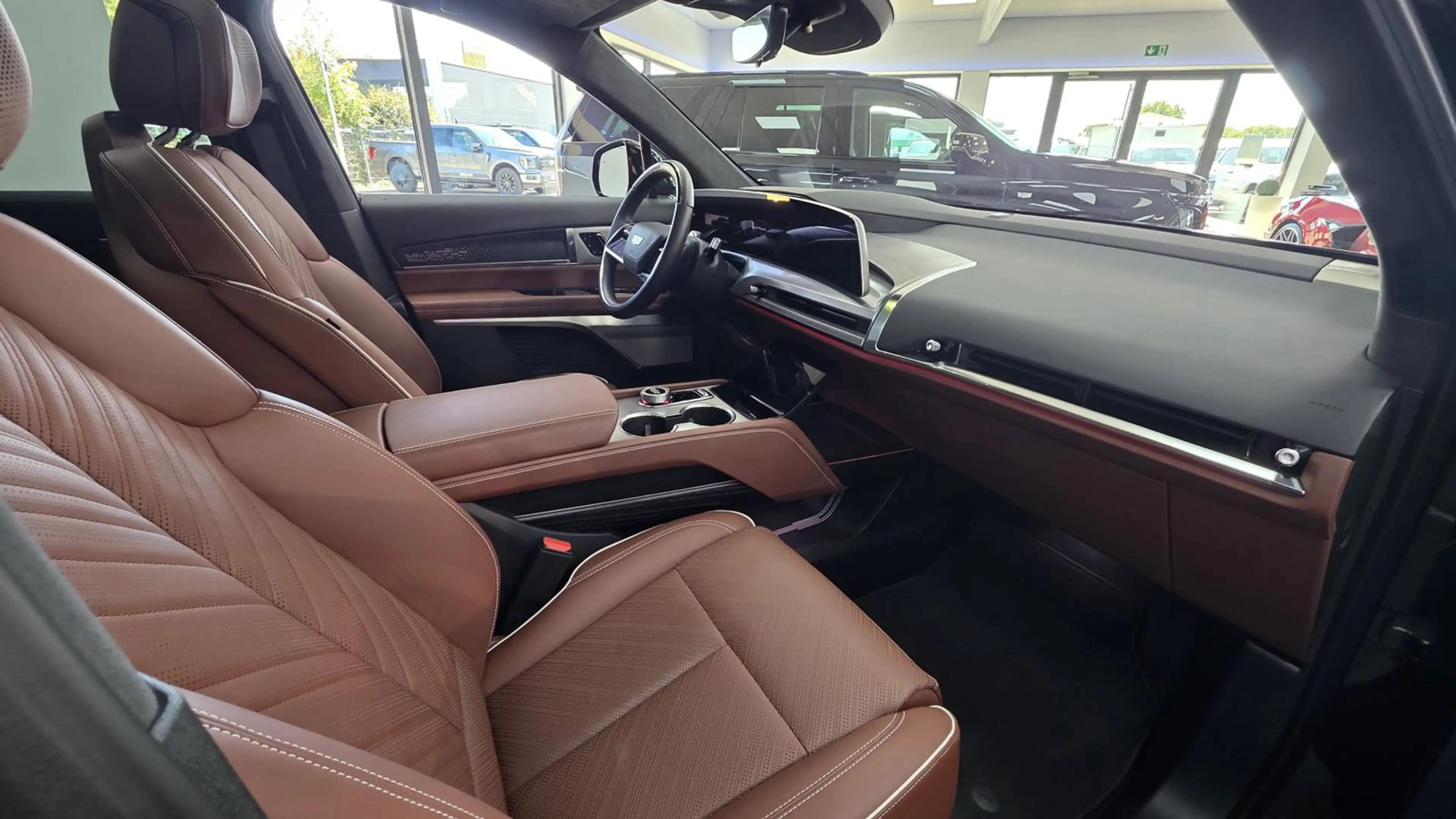 Cadillac Vistiq Platinum 900e AWD — photo 13