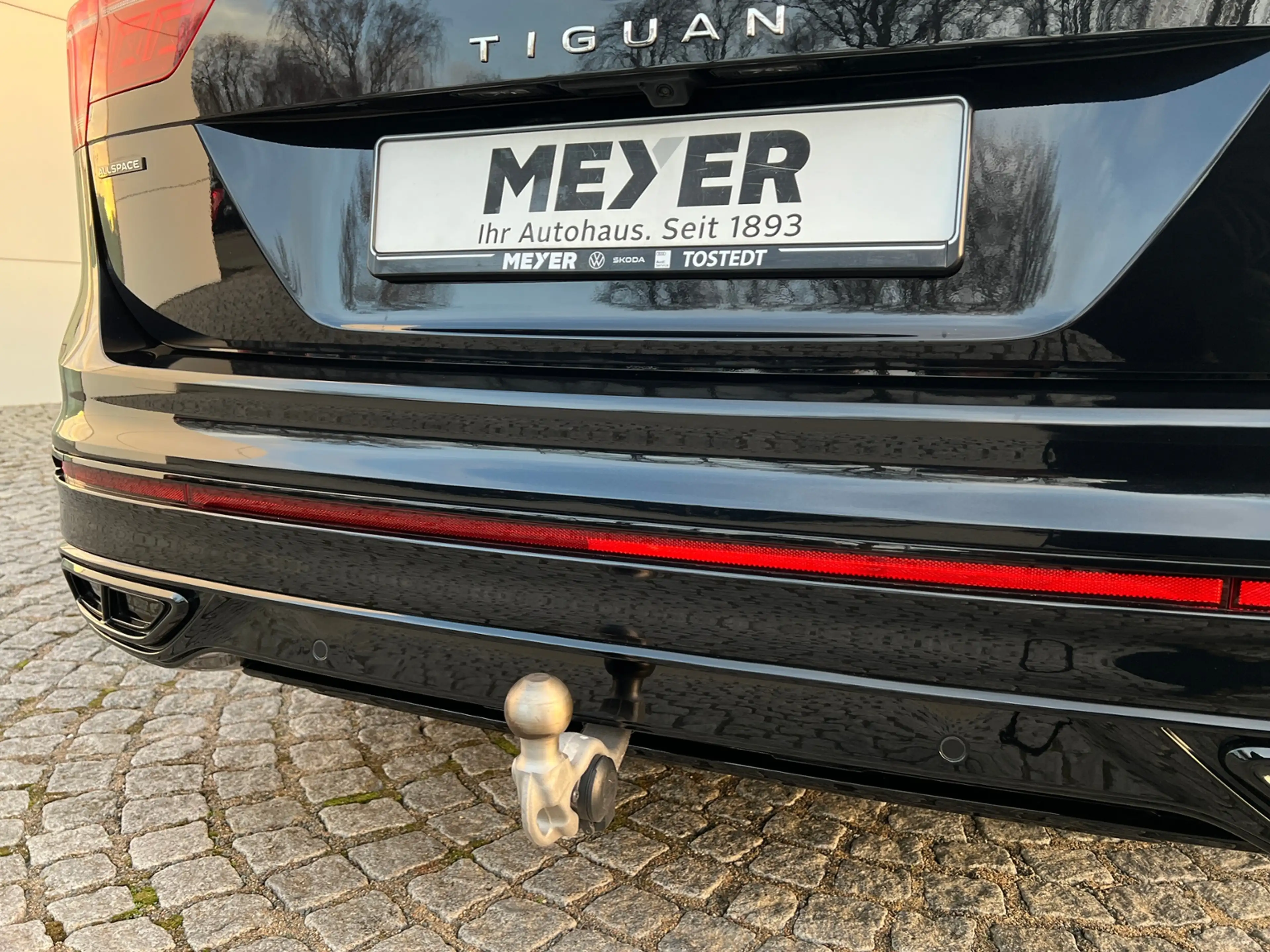 Volkswagen Tiguan Allspace R-Line 2.0 TDI DSG 4MOTION *AHK, IQ.Light, Black — photo 6