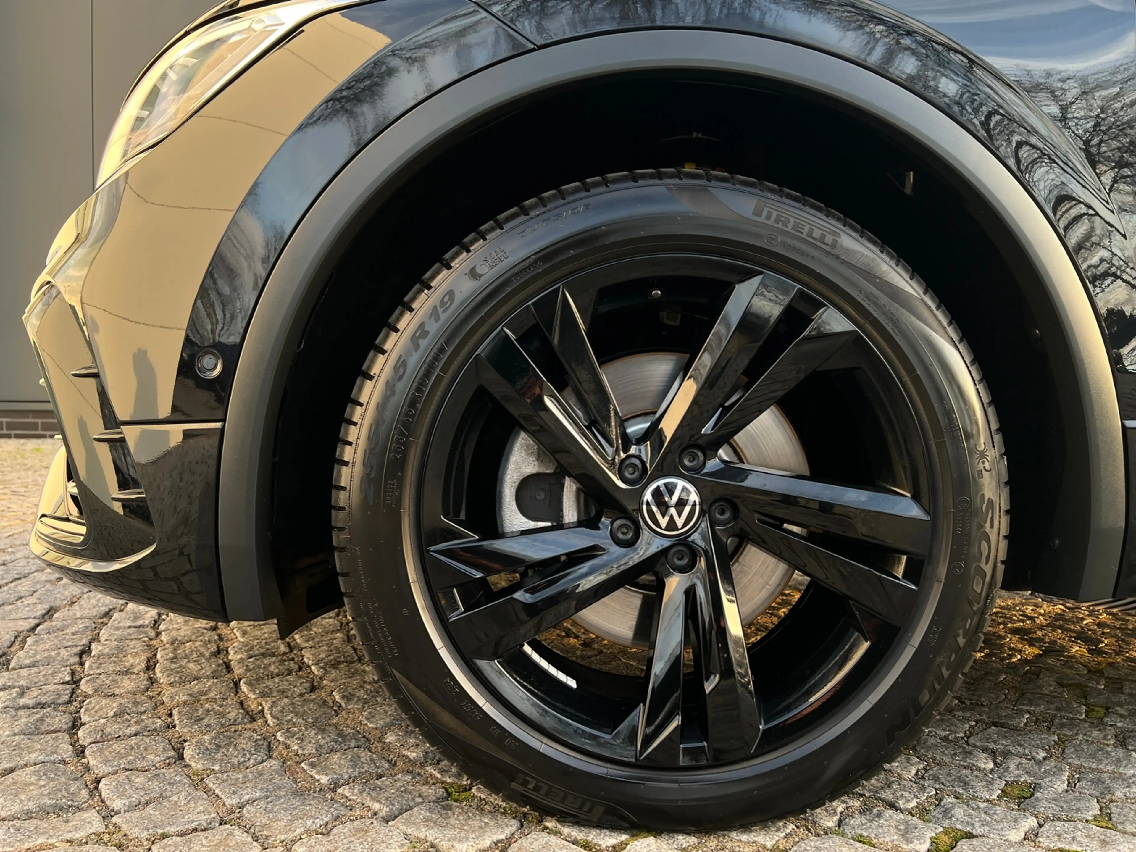 Volkswagen Tiguan Allspace R-Line 2.0 TDI DSG 4MOTION *AHK, IQ.Light, Black — photo 5