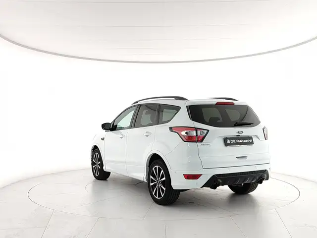 Ford Kuga view 3
